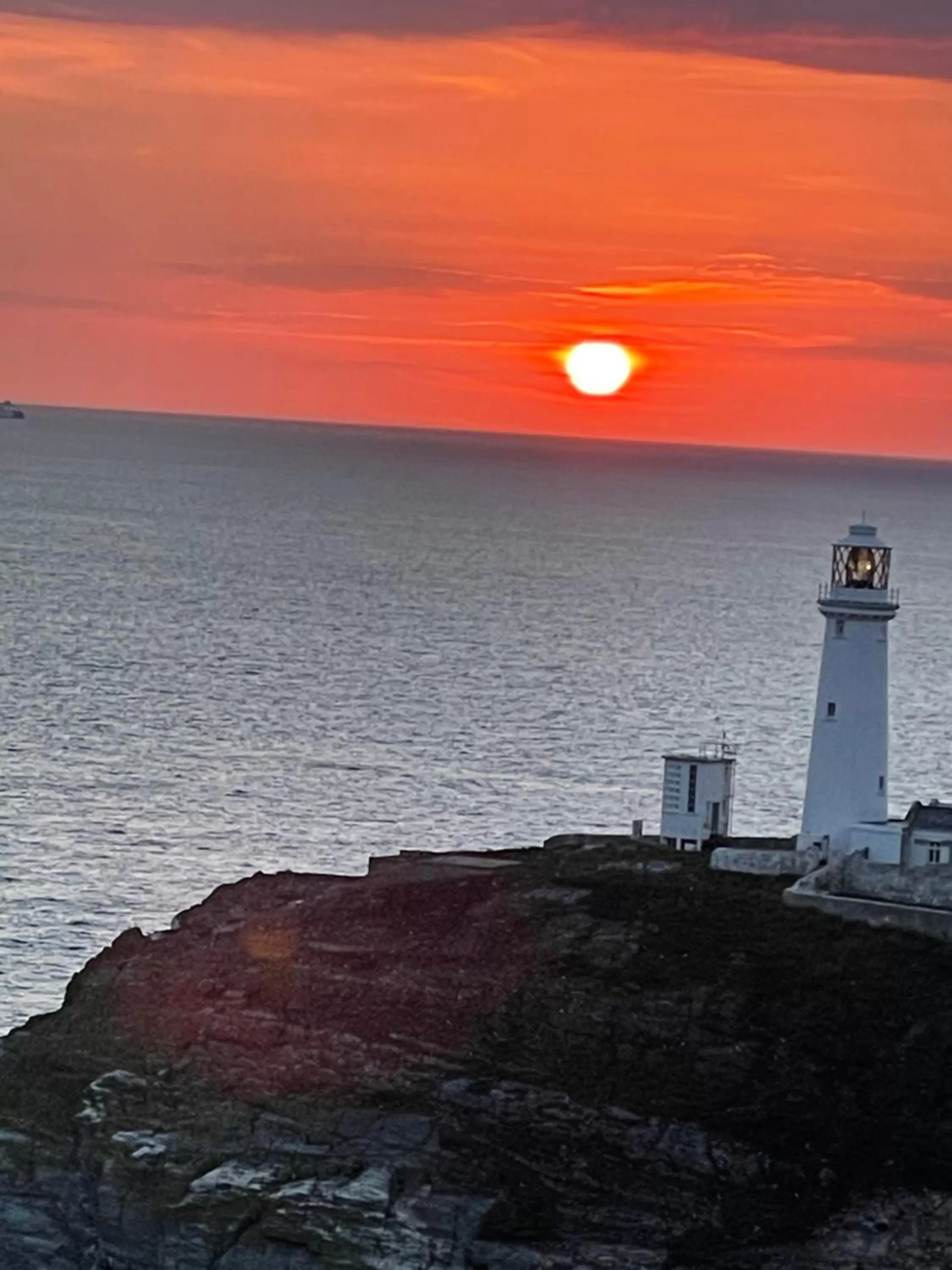 Sunrise/Sunset in Sea and Mountain View Luxury Glamping Pods Heated