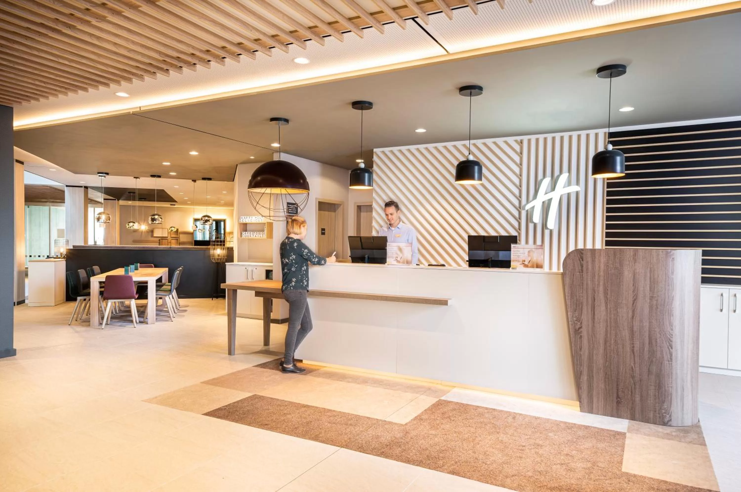 Staff in Holiday Inn - Mannheim City - Hauptbahnhof by IHG