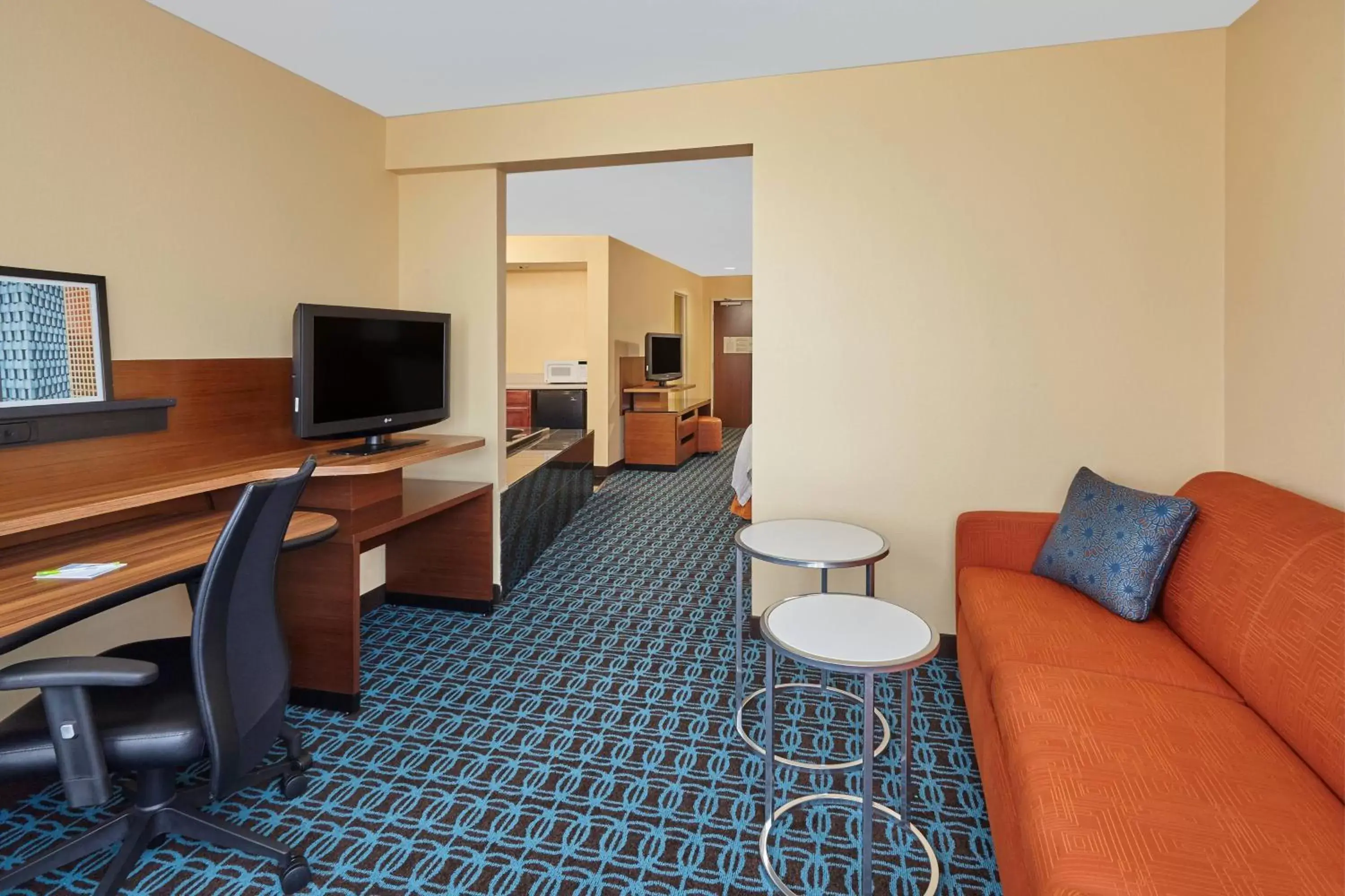 Living room, Seating Area in Fairfield Inn and Suites Chicago Lombard