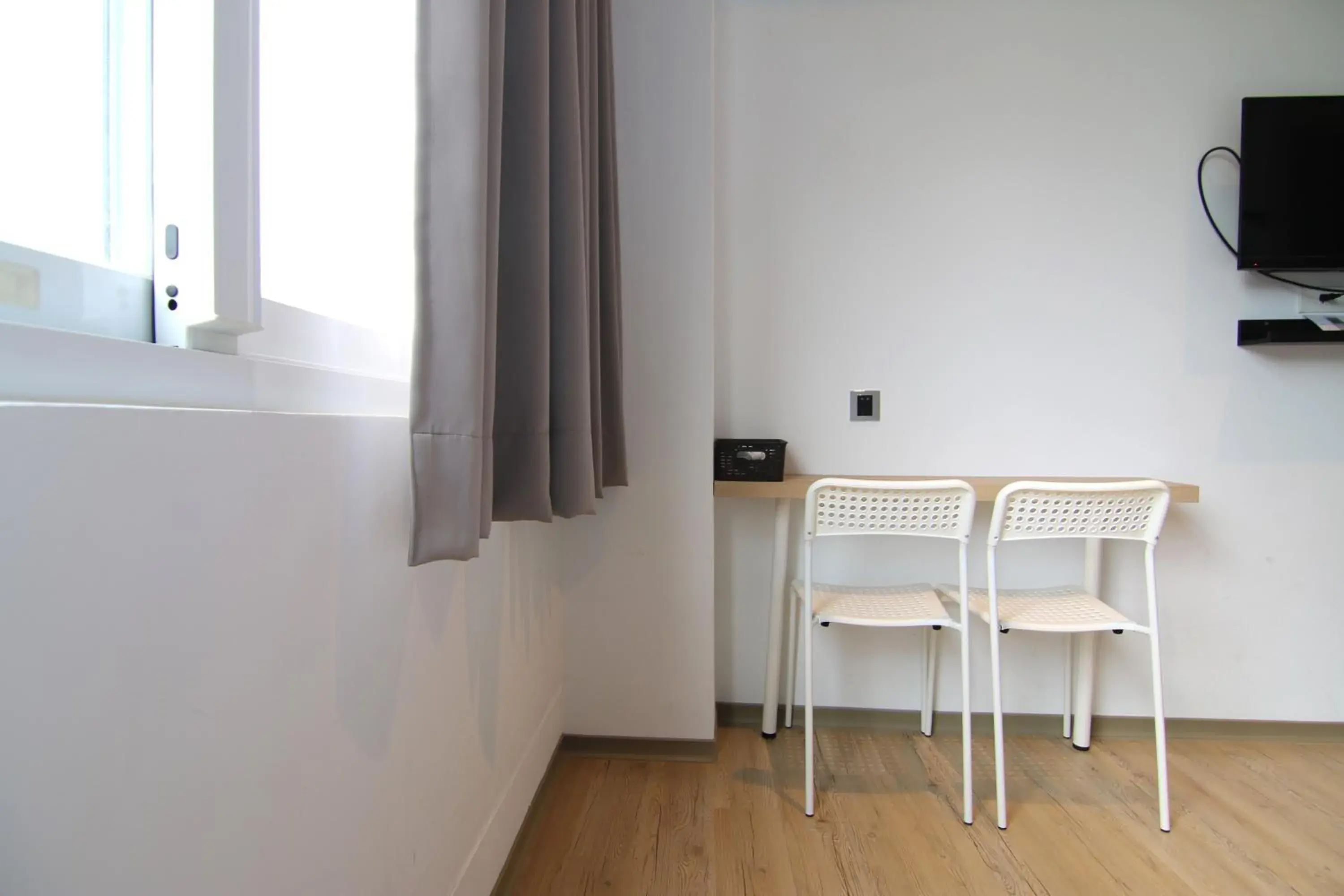 Bedroom, Dining Area in Taipei Sunny Hostel