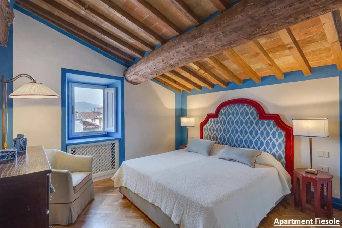 Bed in Palazzo Salviati by Varental