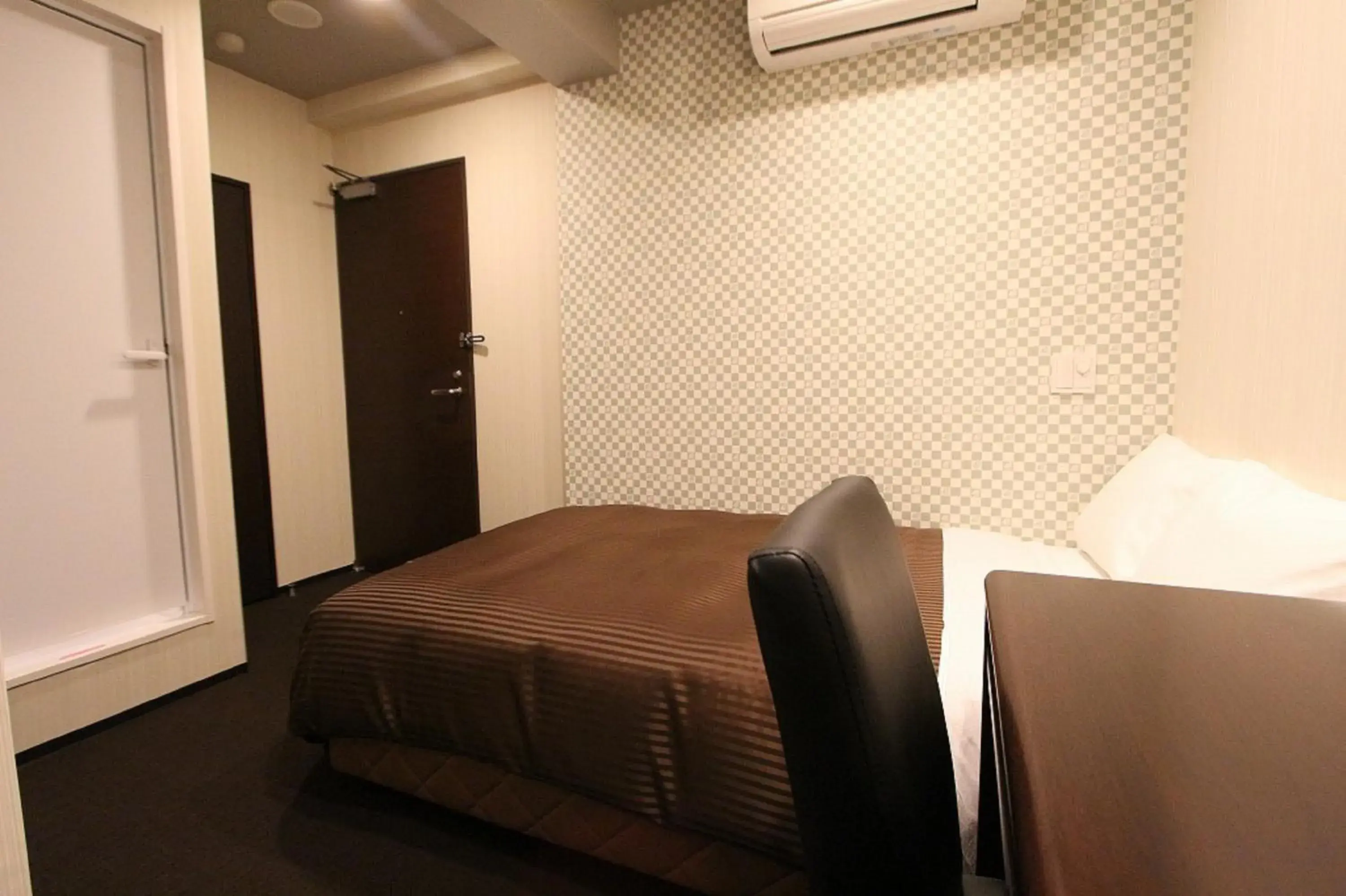 Bed in HOTEL LiVEMAX Nihonbashi Hakozaki