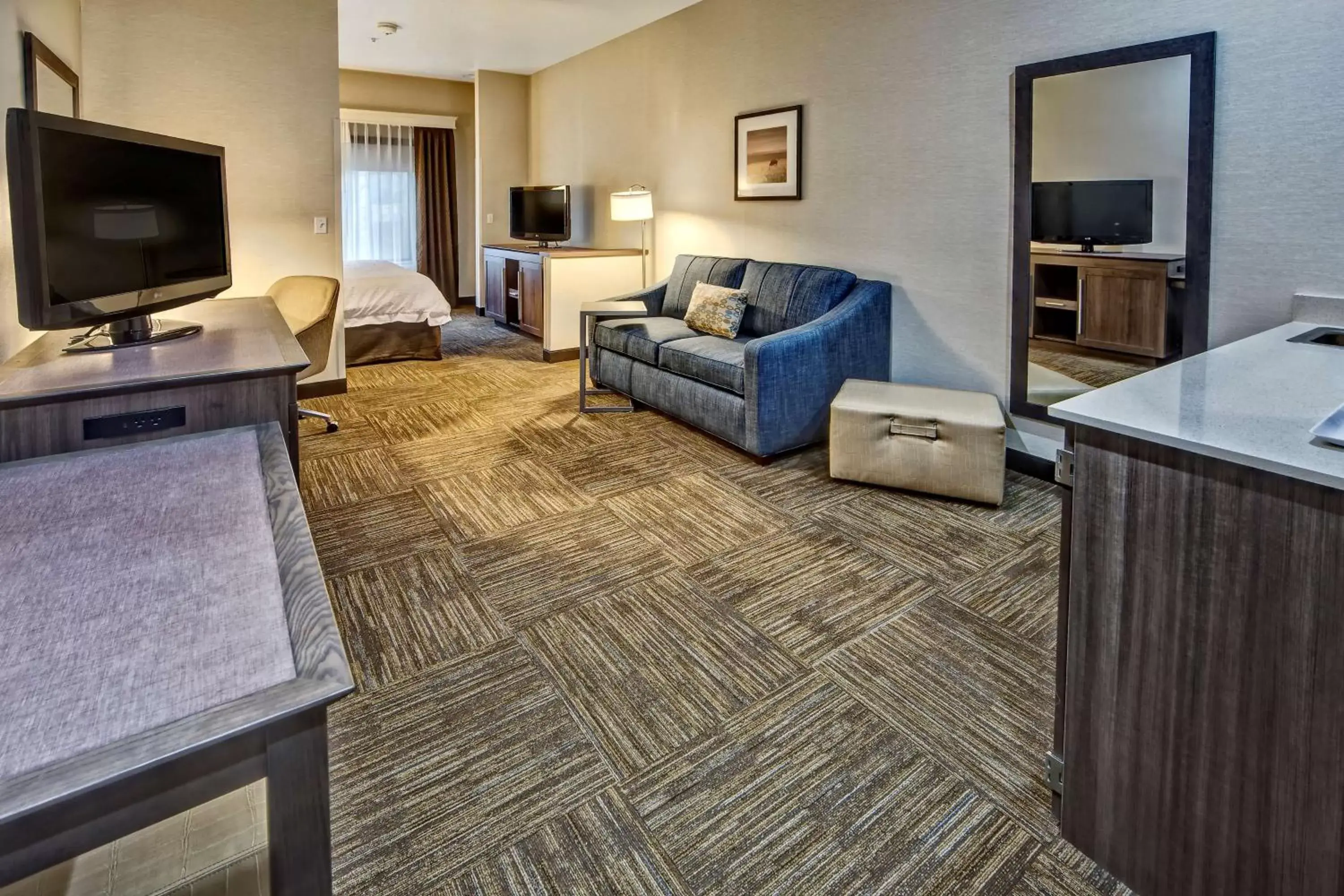 Living room, Seating Area in Hampton Inn Salt Lake City-Layton