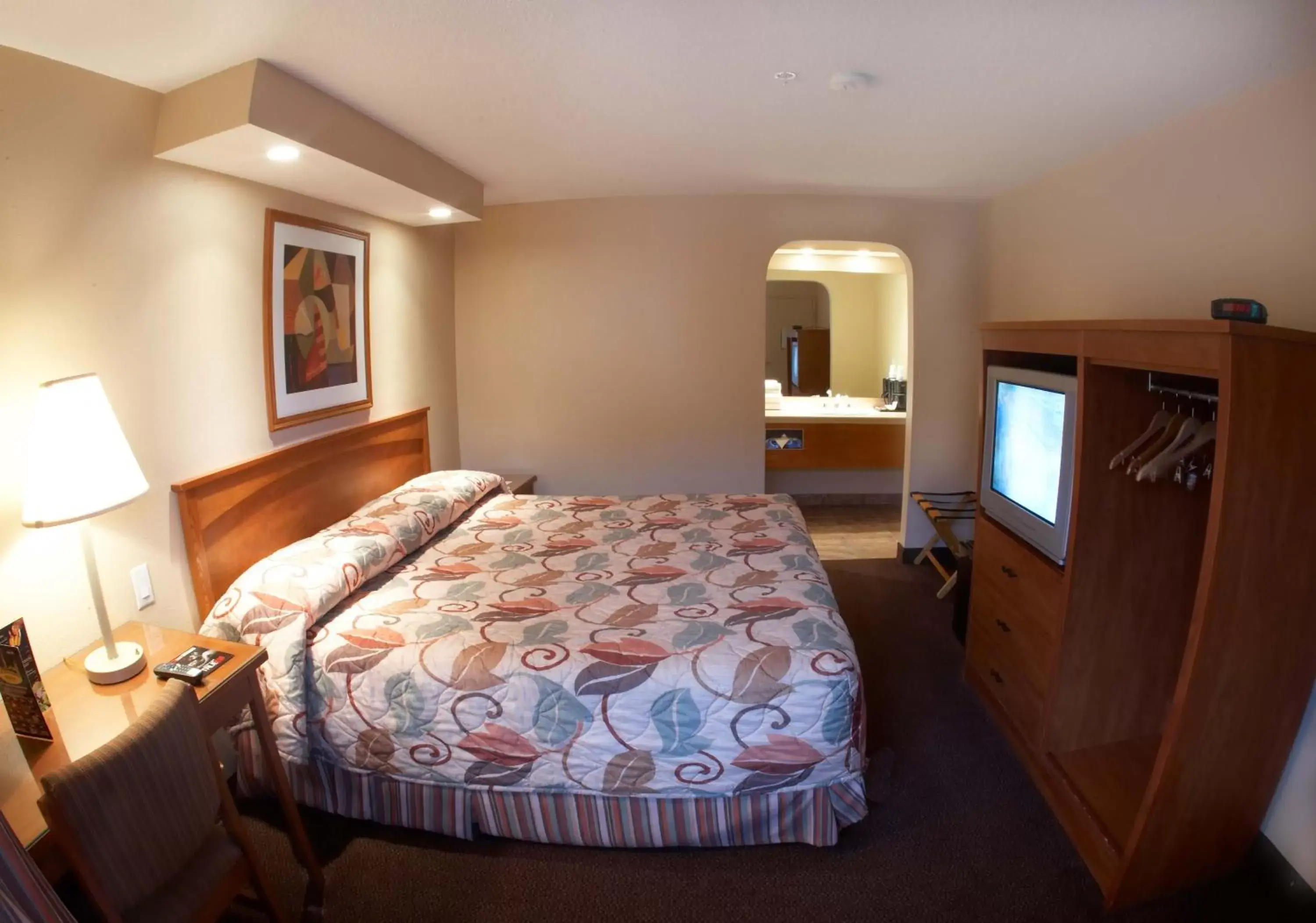 Photo of the whole room, Bed in Premier Inns Thousand Oaks