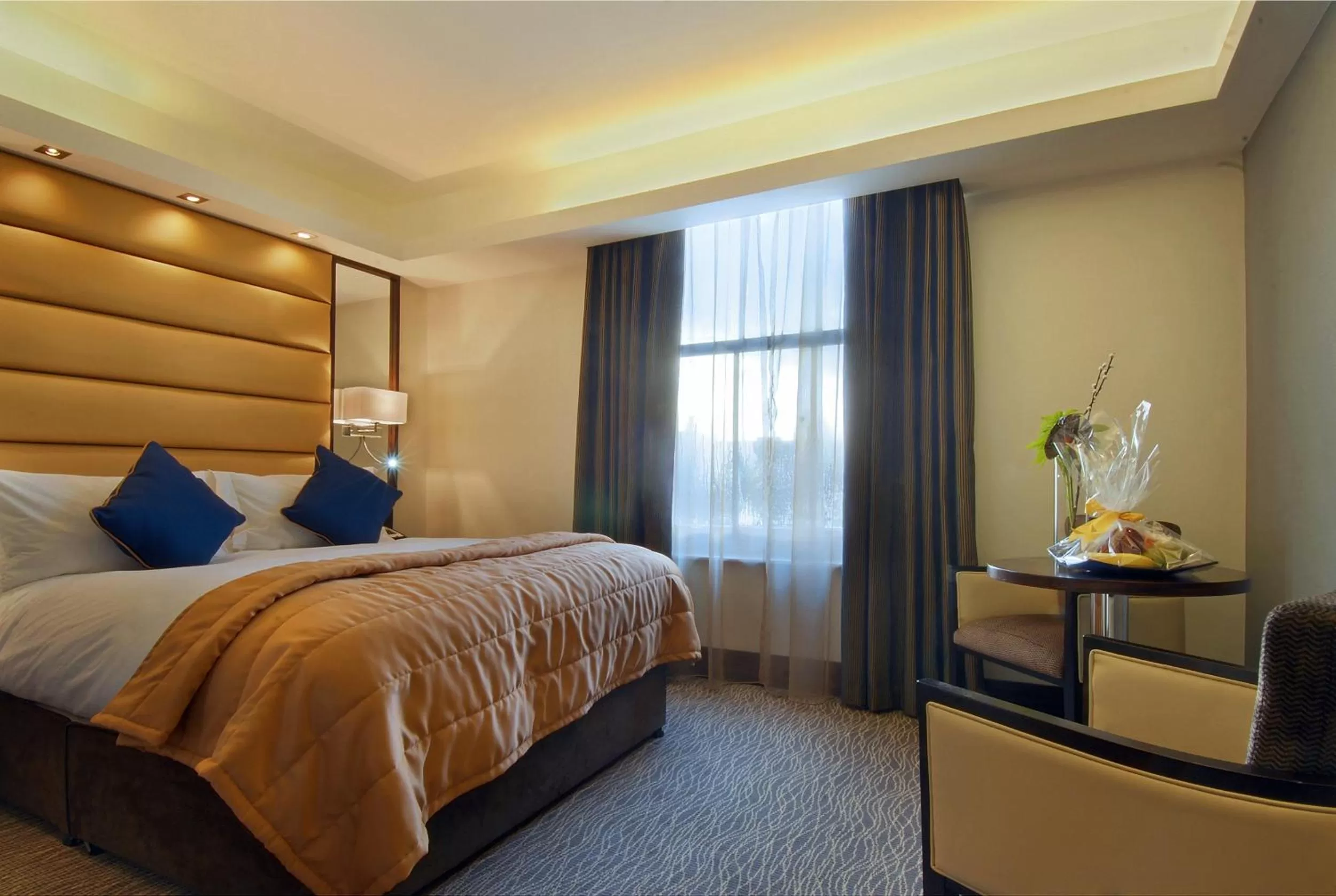 Bedroom, Bed in Park Grand Mayfair