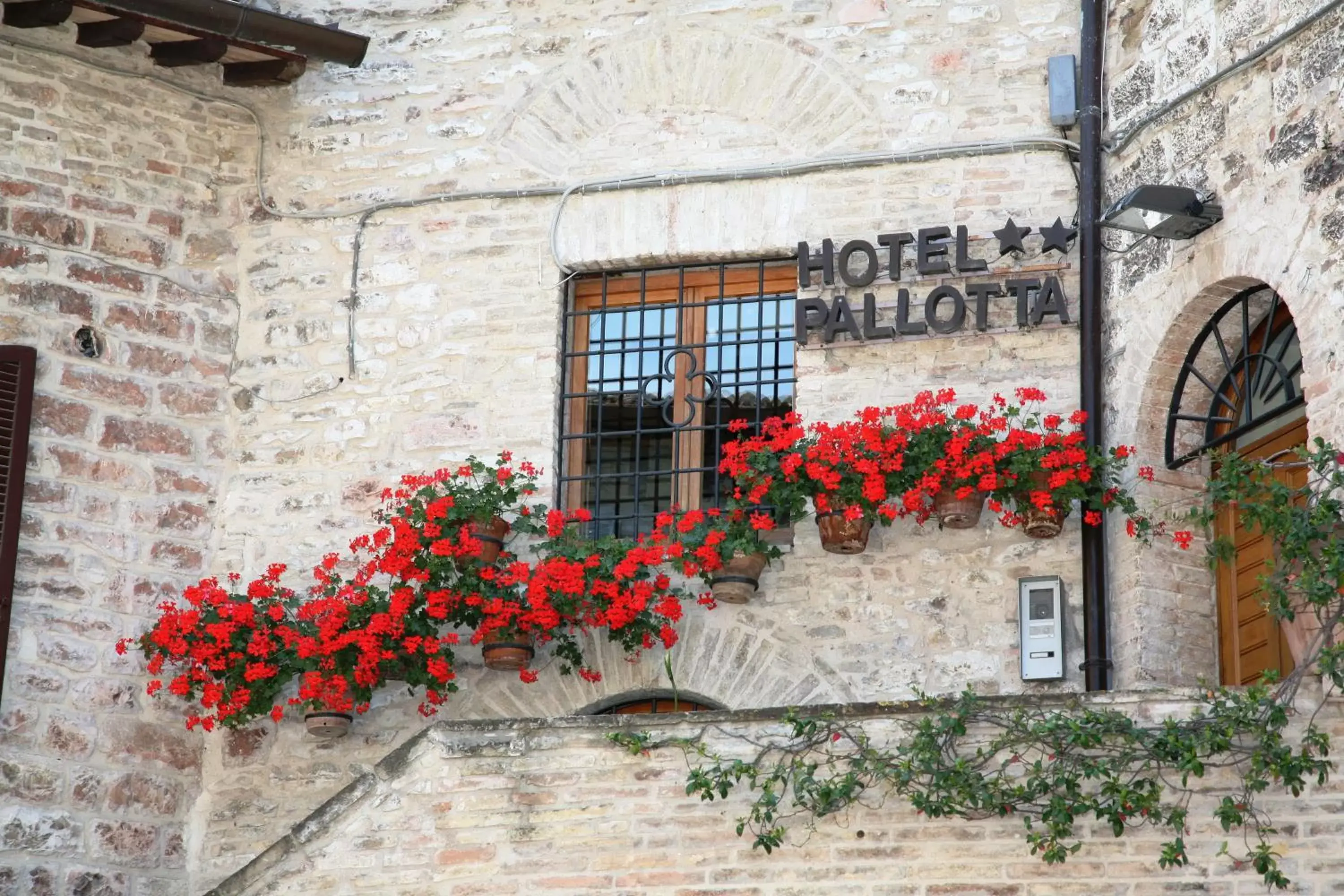 Facade/entrance in Hotel Trattoria Pallotta