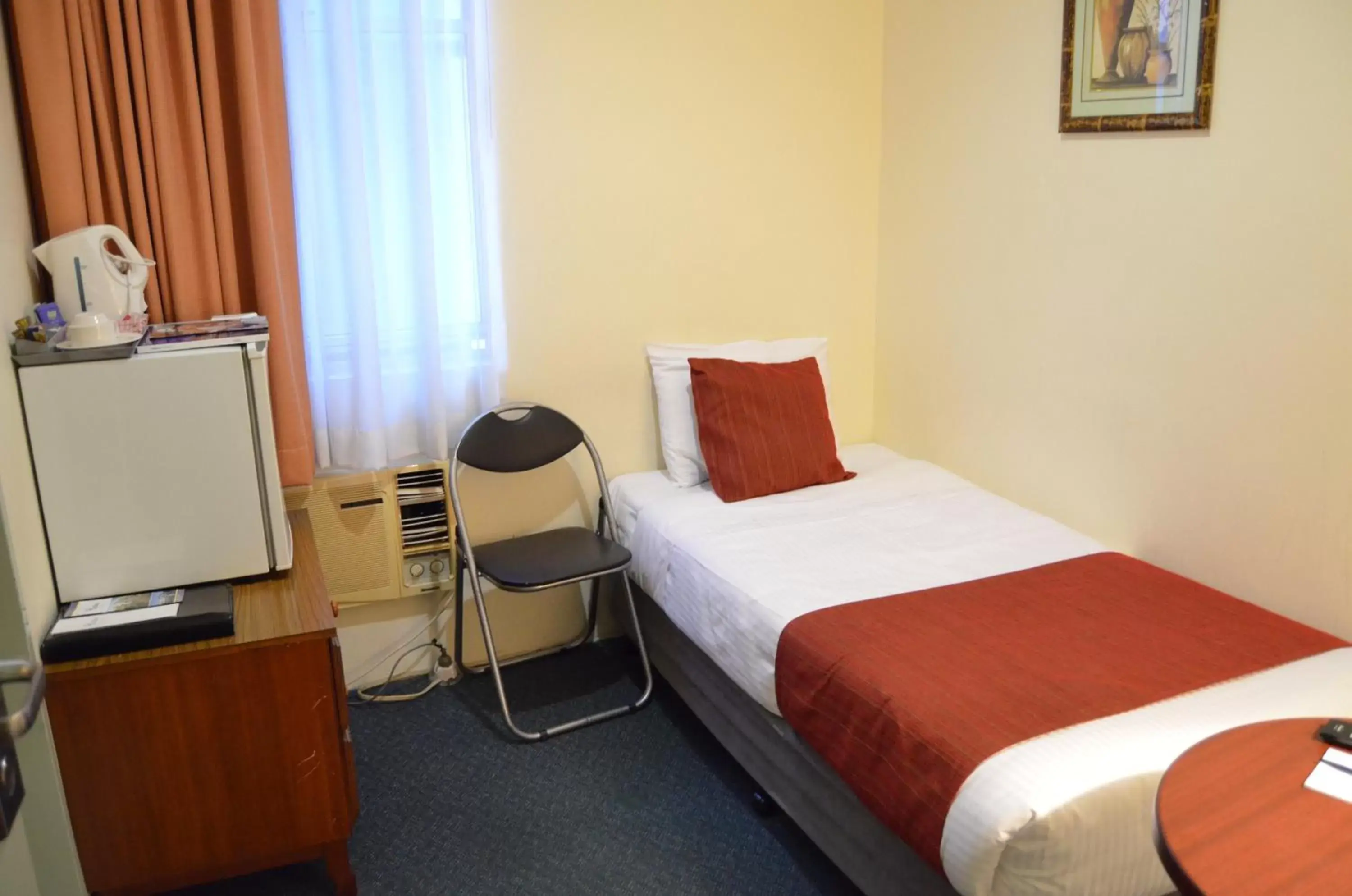 Single Room with Bay View in Devere Hotel