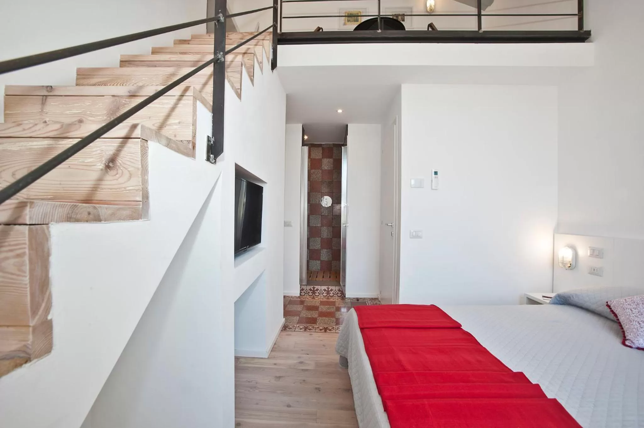 Shower, Bed in La Barriera di San Lorenzo - Dimora Storica