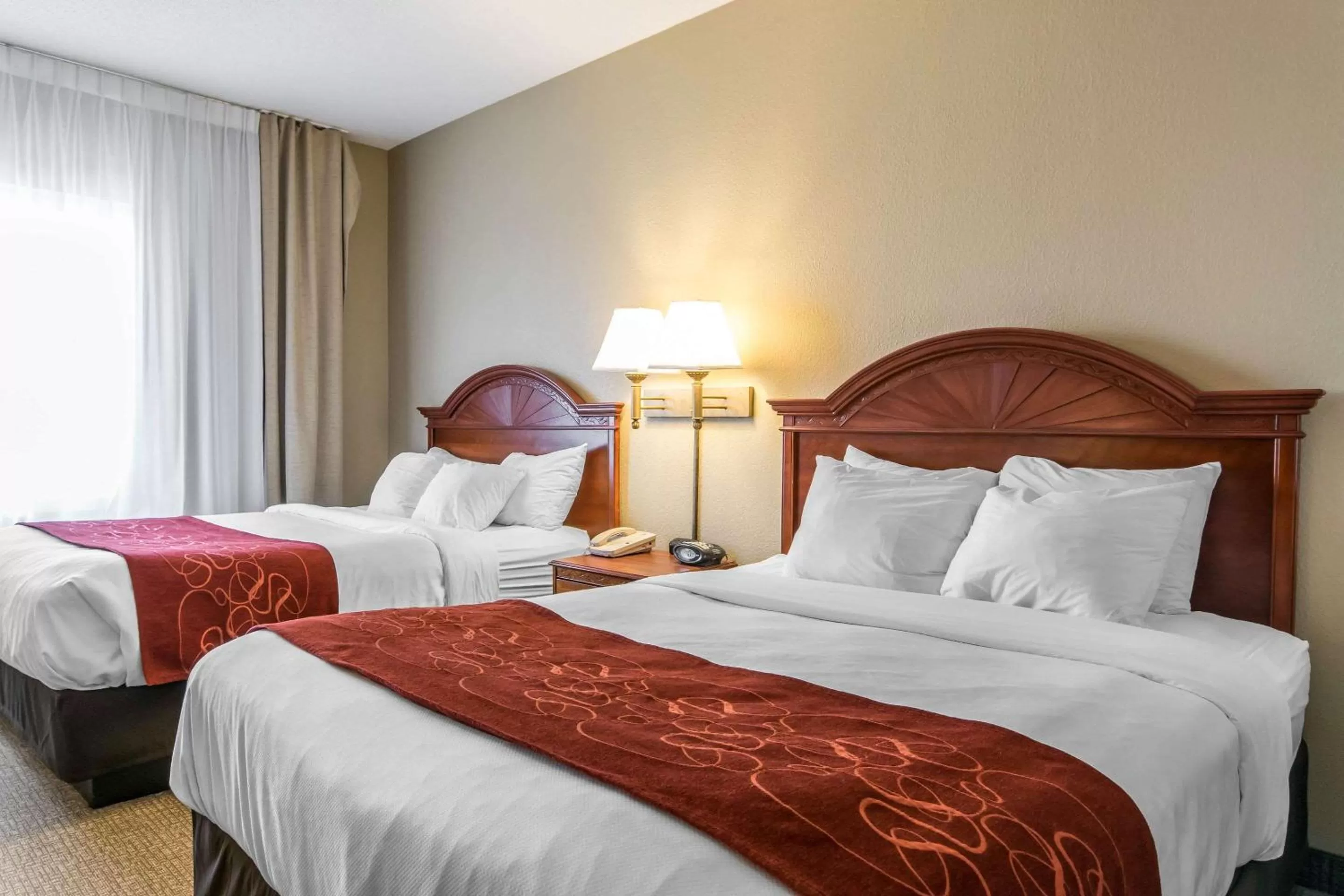 Photo of the whole room in Comfort Suites Owensboro South