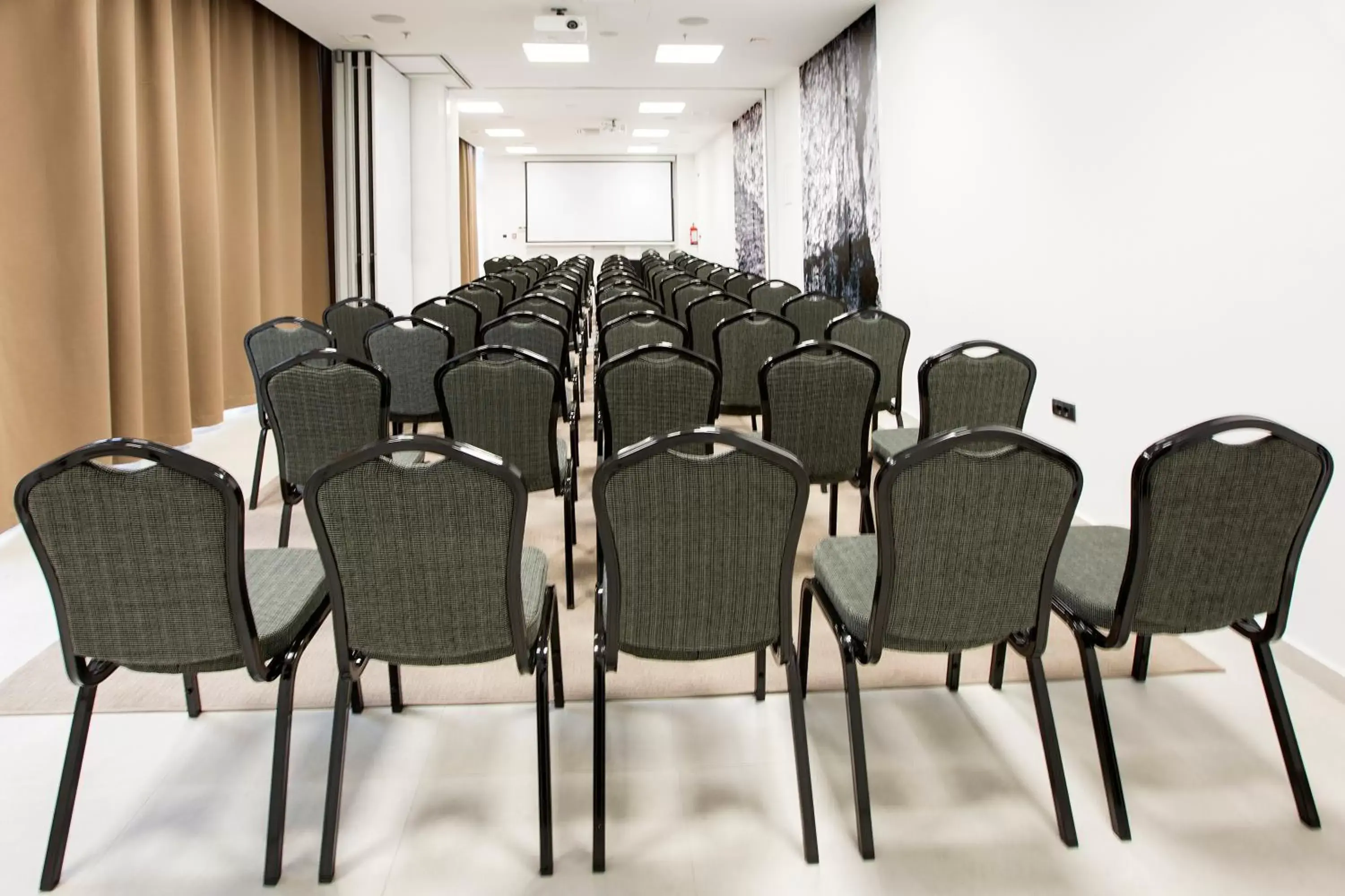 Meeting/conference room in Marvie Hotel & Health