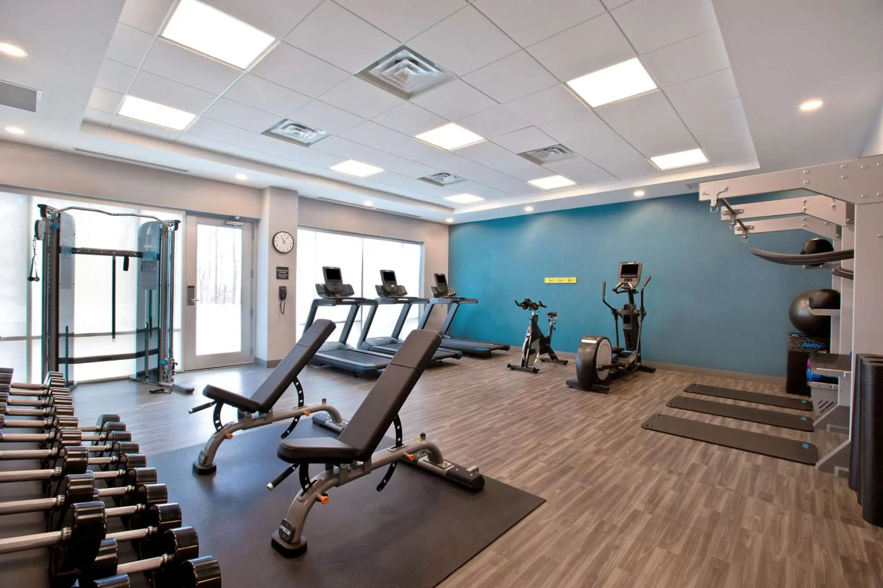 Fitness centre/facilities, Fitness Center/Facilities in Hampton Inn & Suites Ottawa West, Ontario, Canada