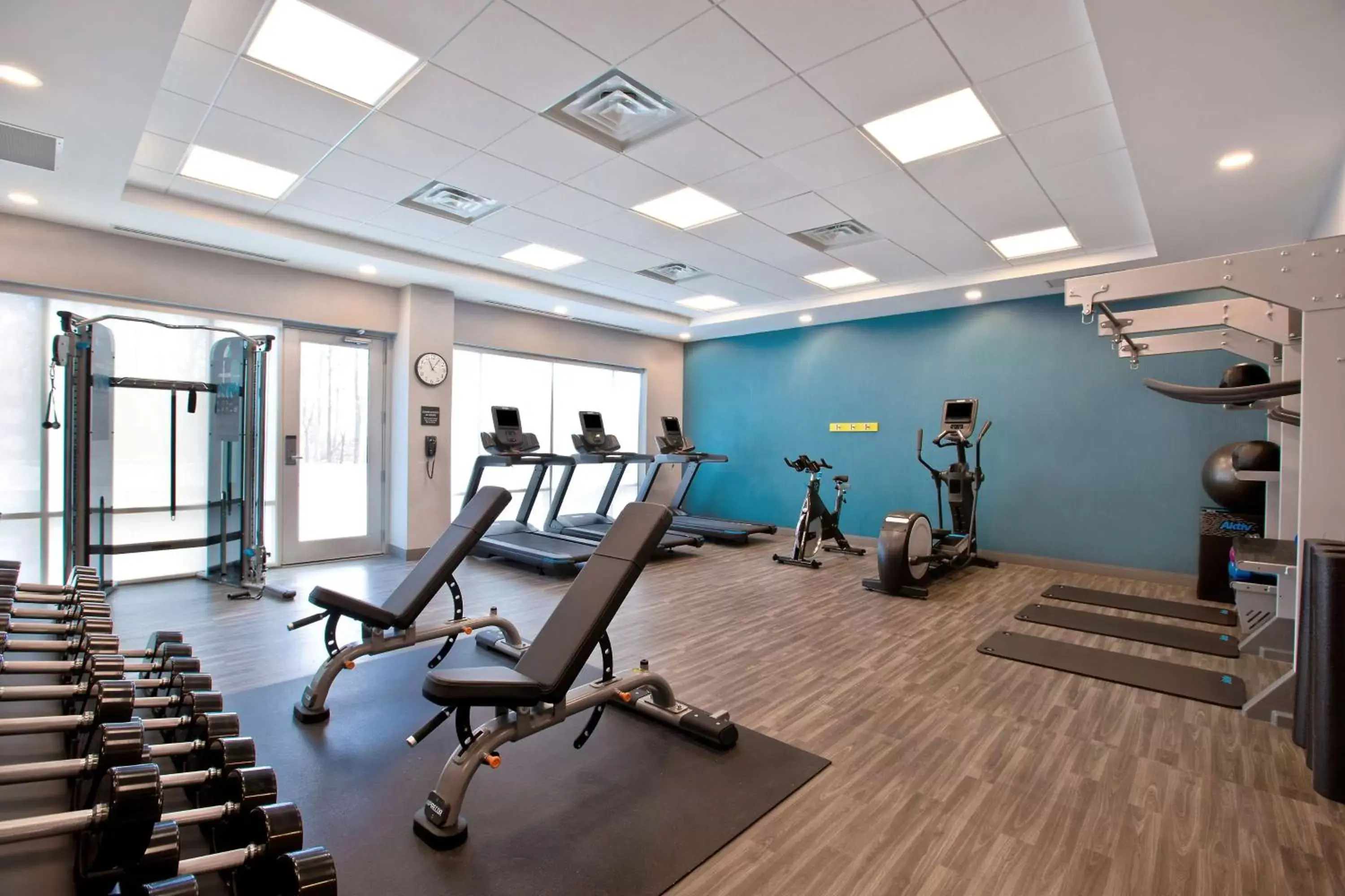 Fitness centre/facilities in Hampton Inn & Suites Ottawa West, Ontario, Canada Fitness centre/facilities in Hampton Inn & Suites Ottawa West, Ontario, Canada
