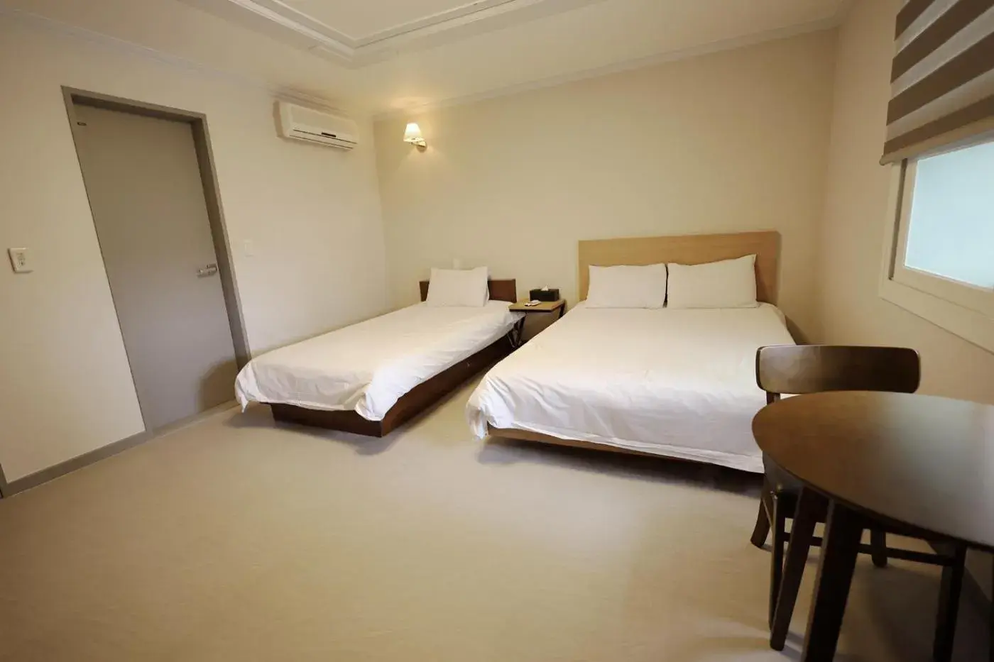 Bed in Trevi Hotel Bed in Trevi Hotel