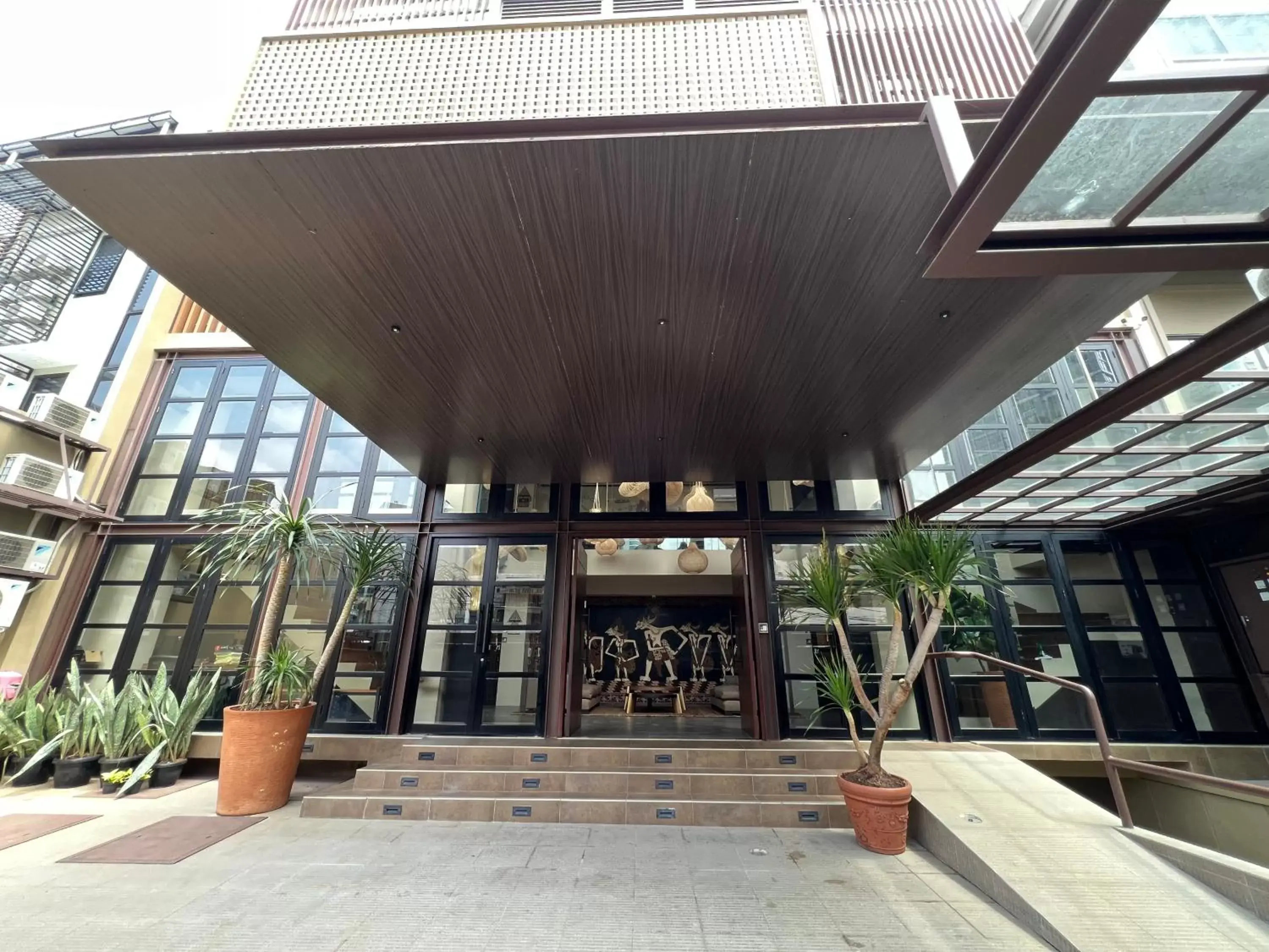 Property building in Choska Residence Property building in Choska Residence