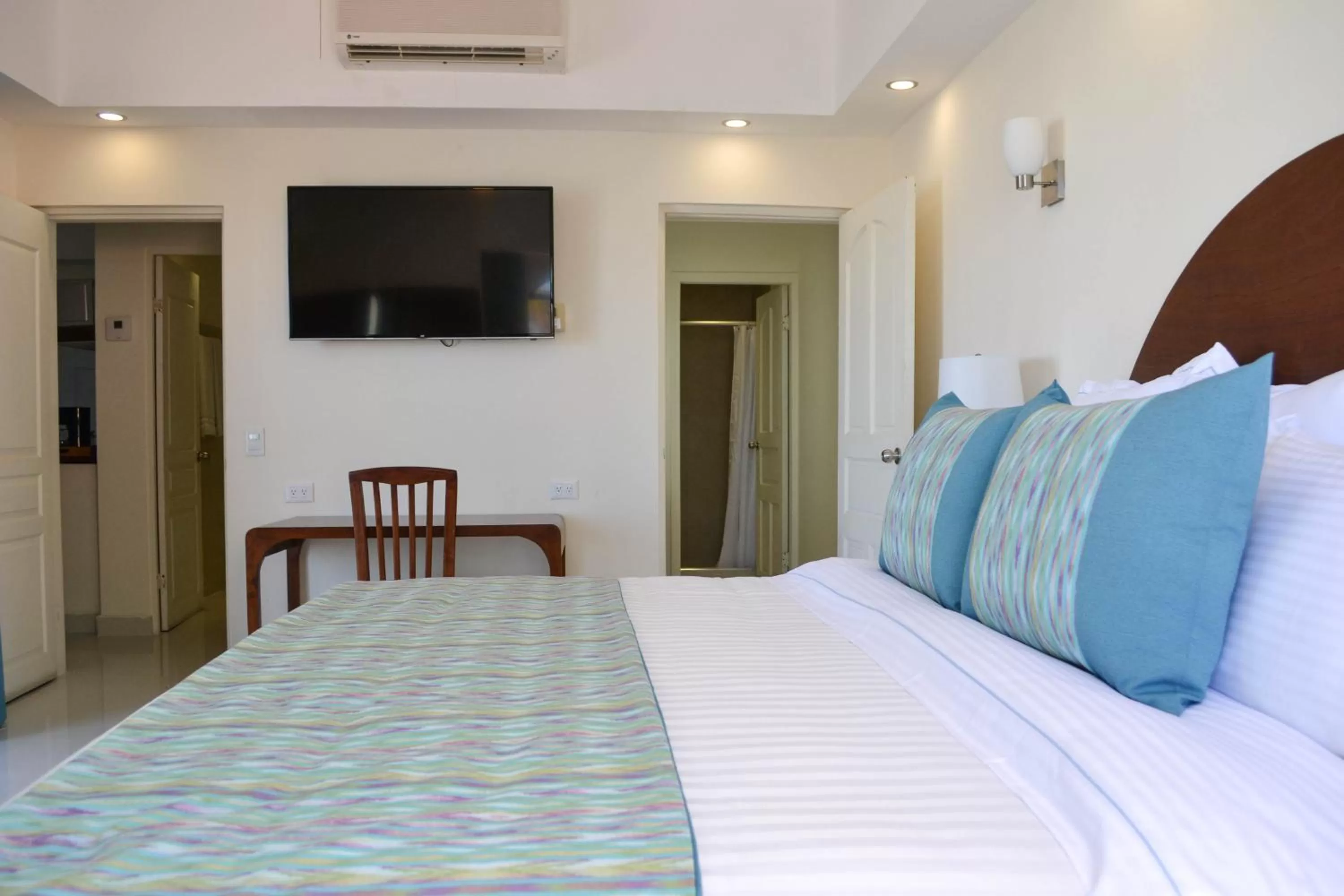 Bed in The Westmarine Waterfront Hotel