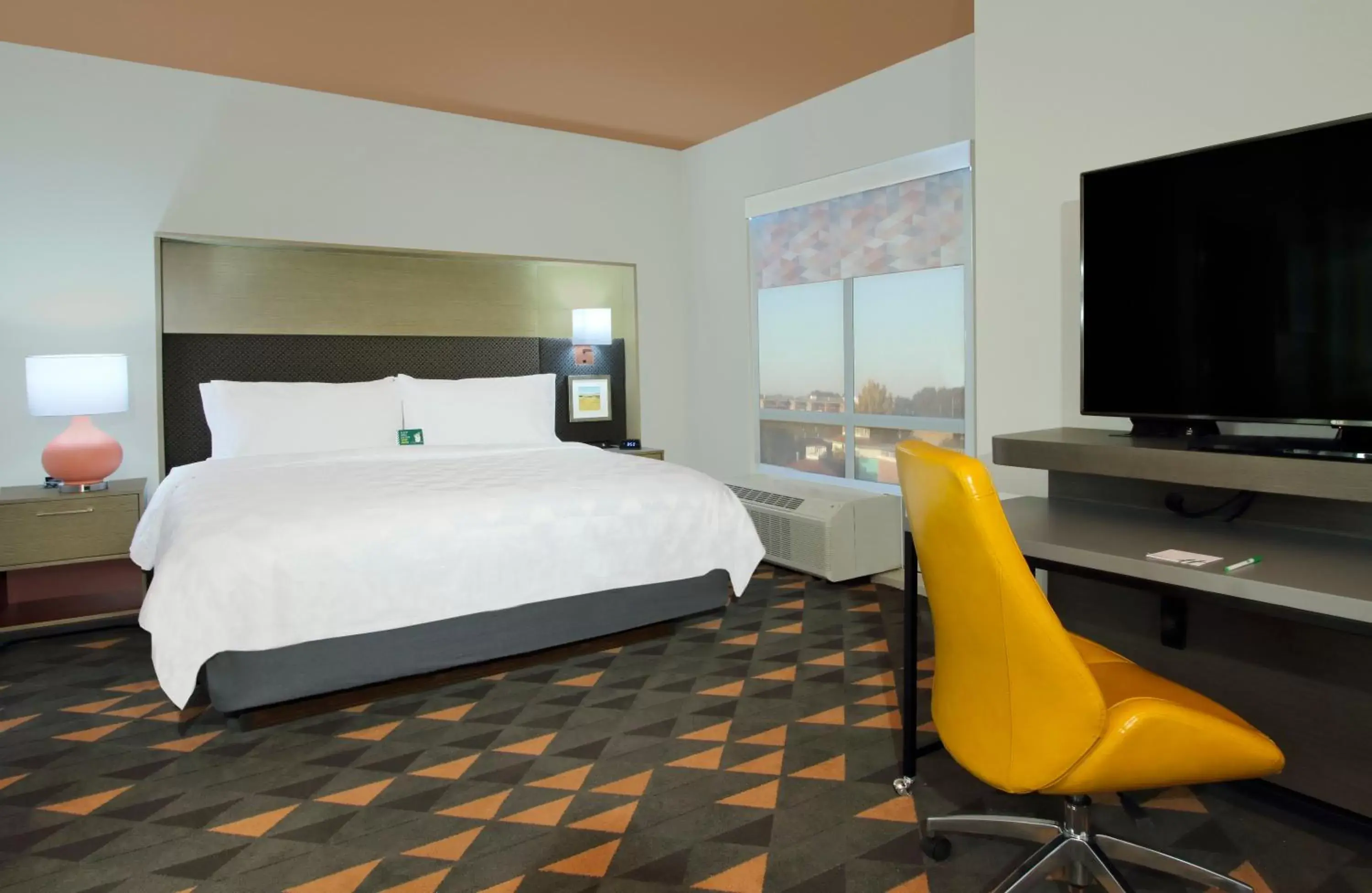 Bedroom, Bed in Holiday Inn Hattiesburg - North, an IHG Hotel