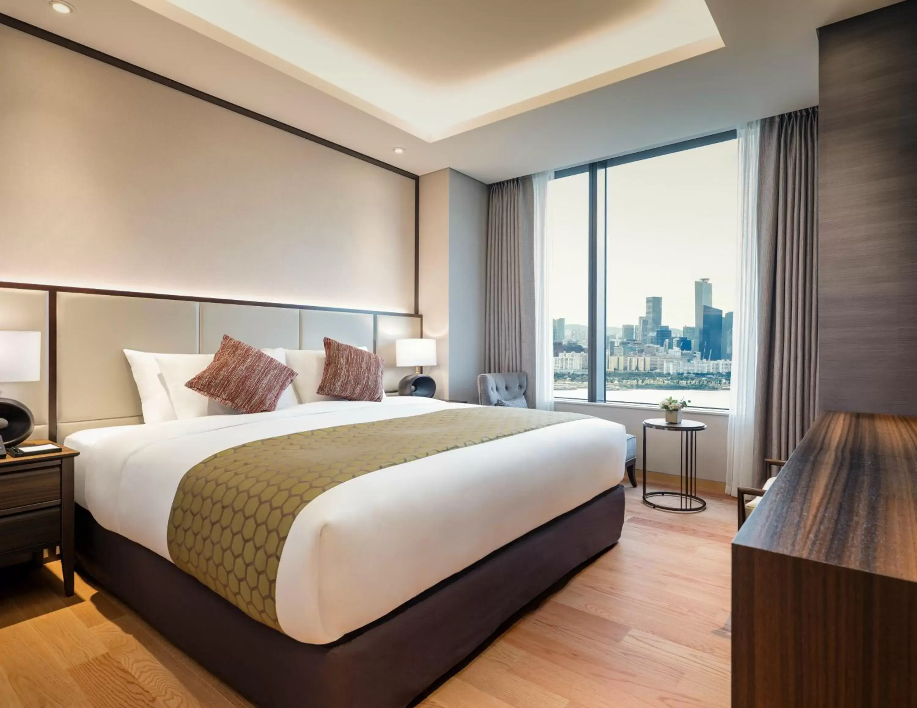 Bedroom, Bed in Grand Mercure Ambassador Hotel and Residences Seoul Yongsan