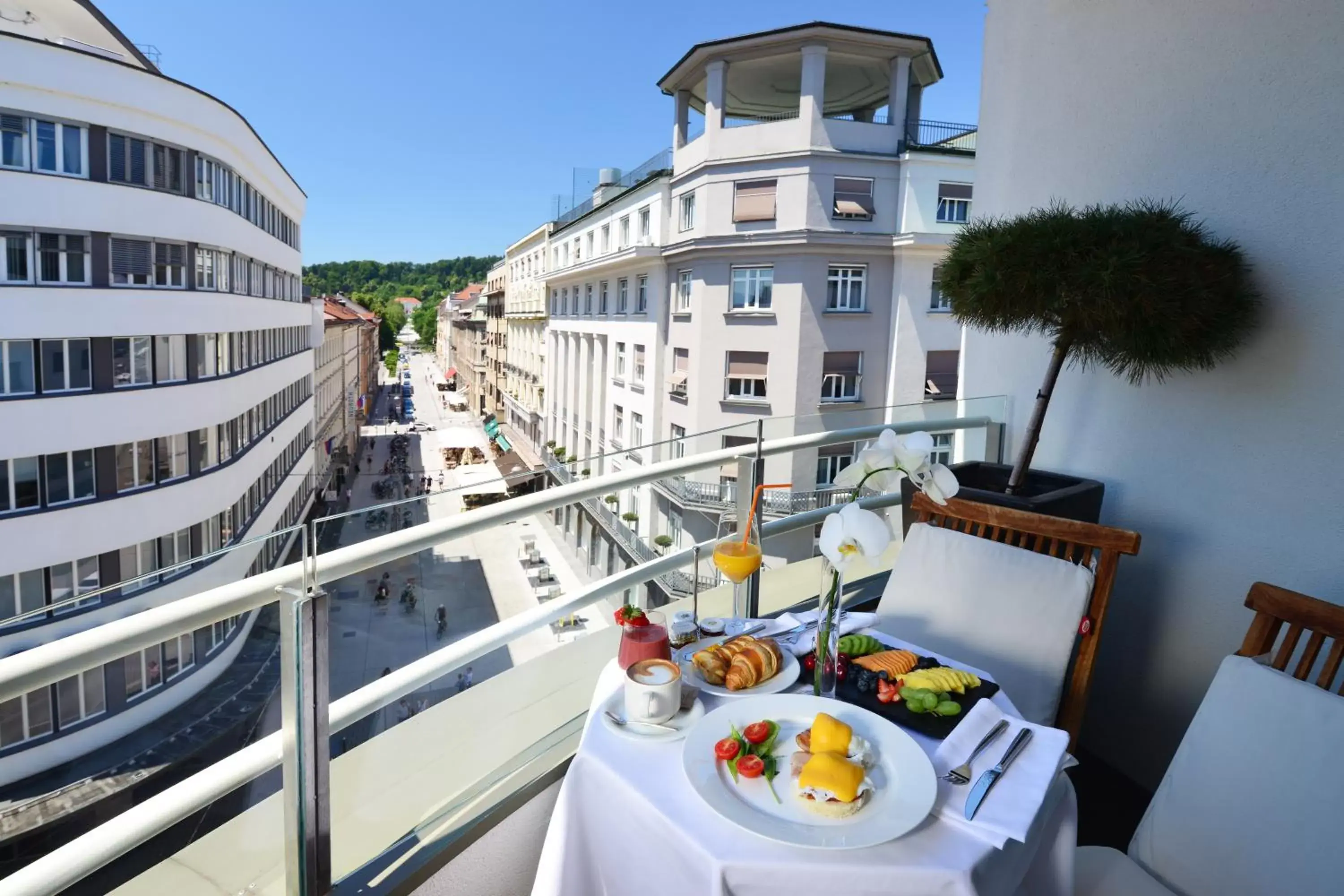 Balcony/Terrace in Best Western Premier Hotel Slon