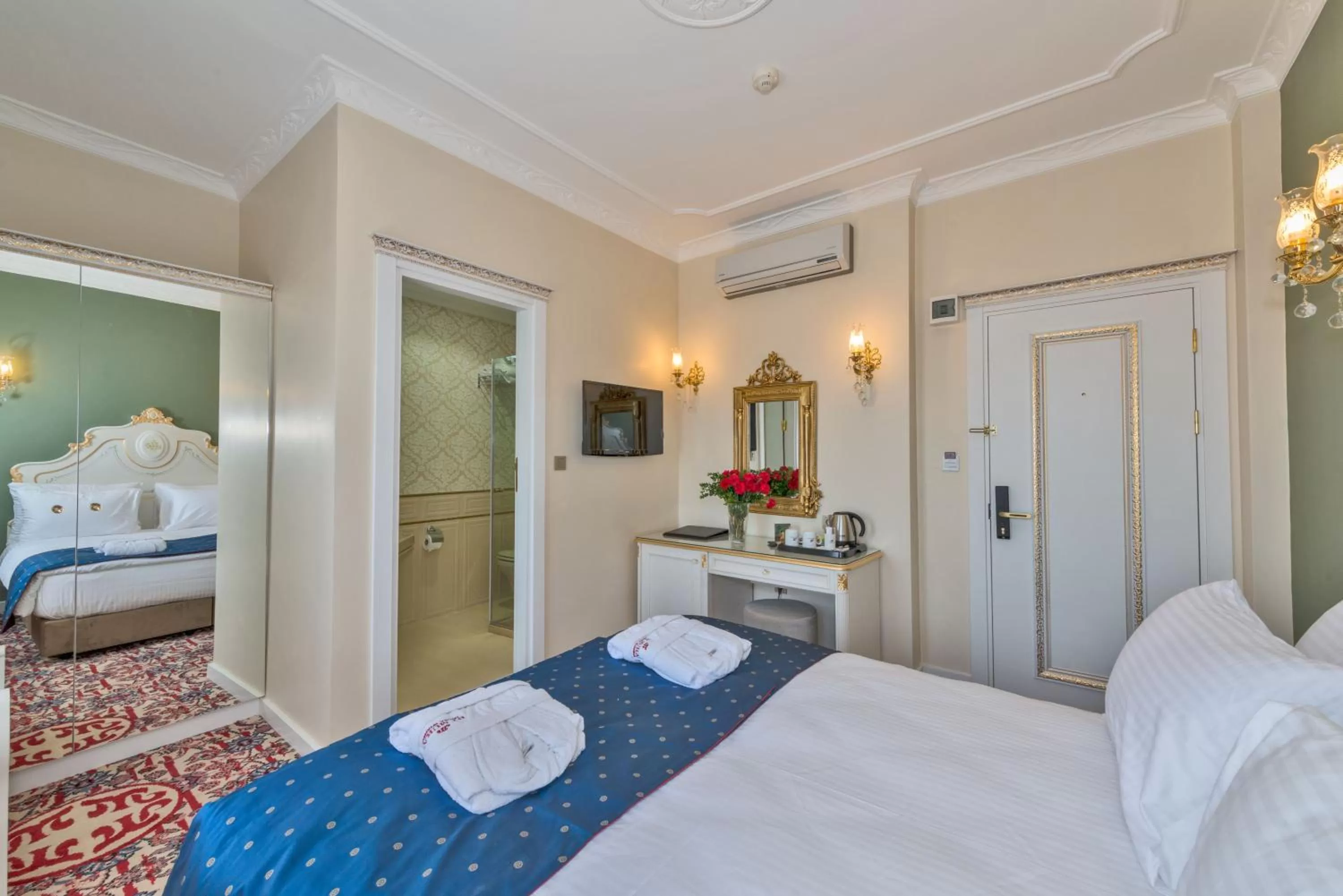 Bedroom, Bed in Galatower Hotel