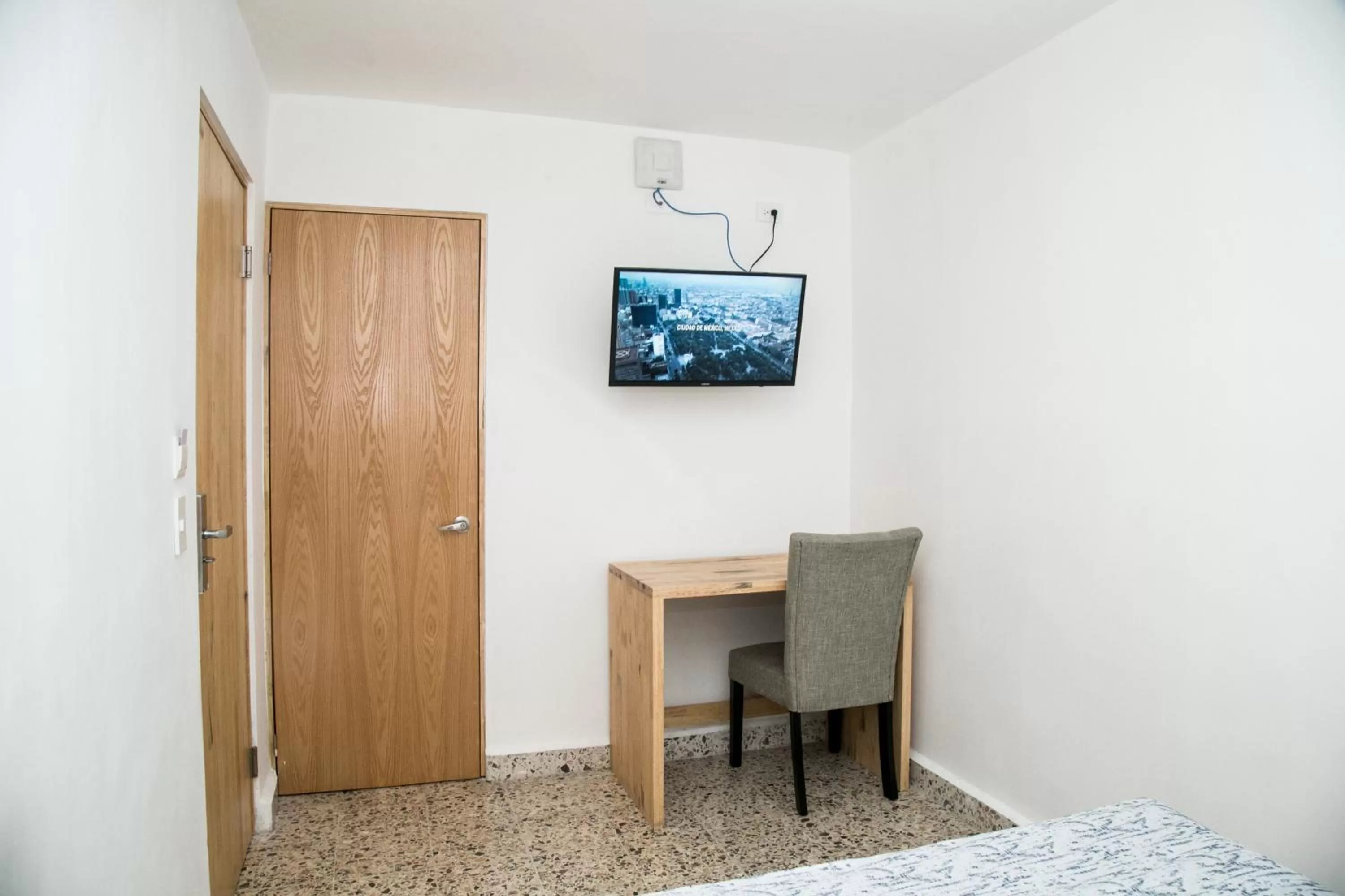 TV and multimedia in Booking 500