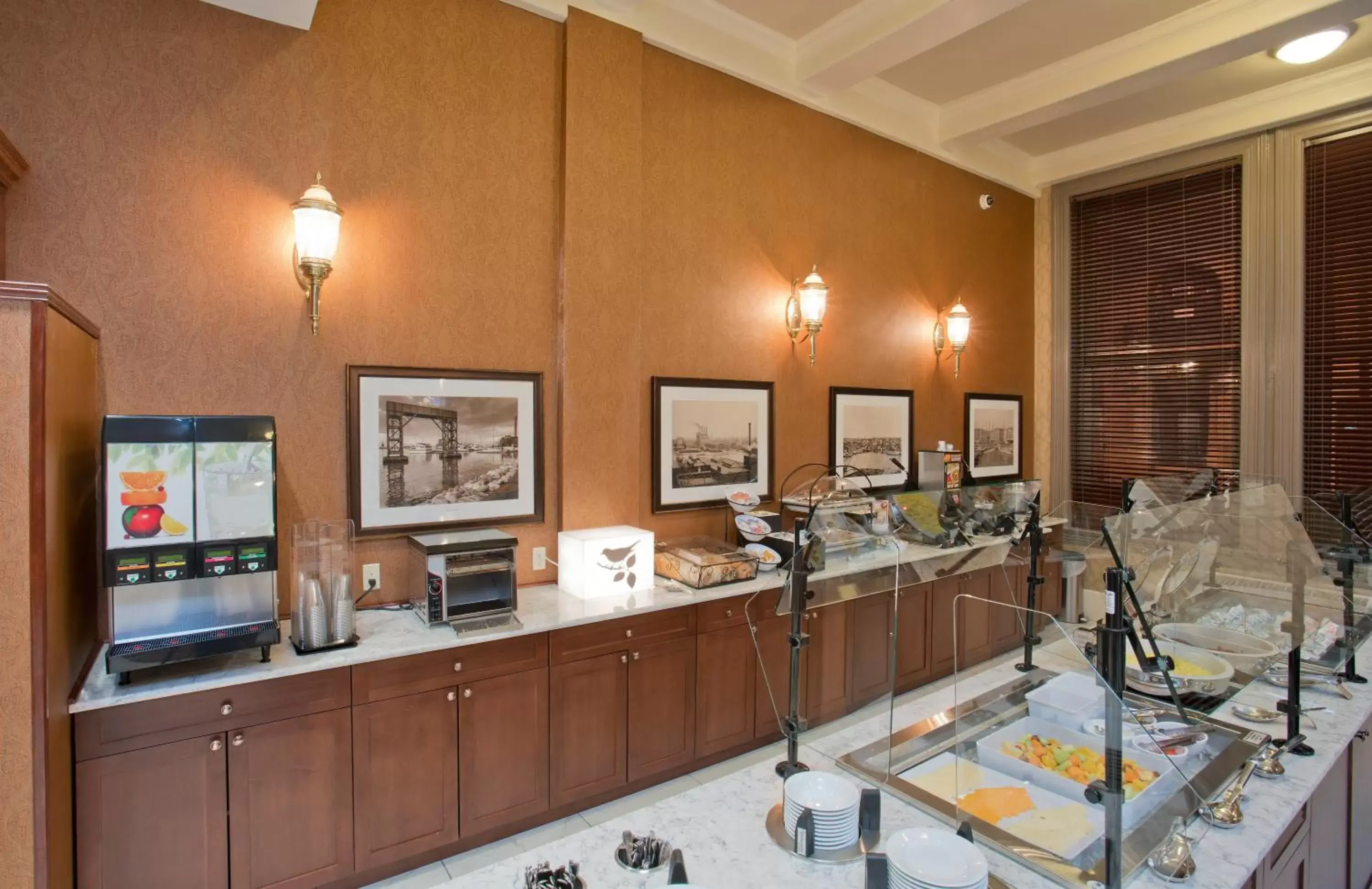 Restaurant/places to eat in Staybridge Suites Baltimore - Inner Harbor by IHG Restaurant/places to eat in Staybridge Suites Baltimore - Inner Harbor by IHG