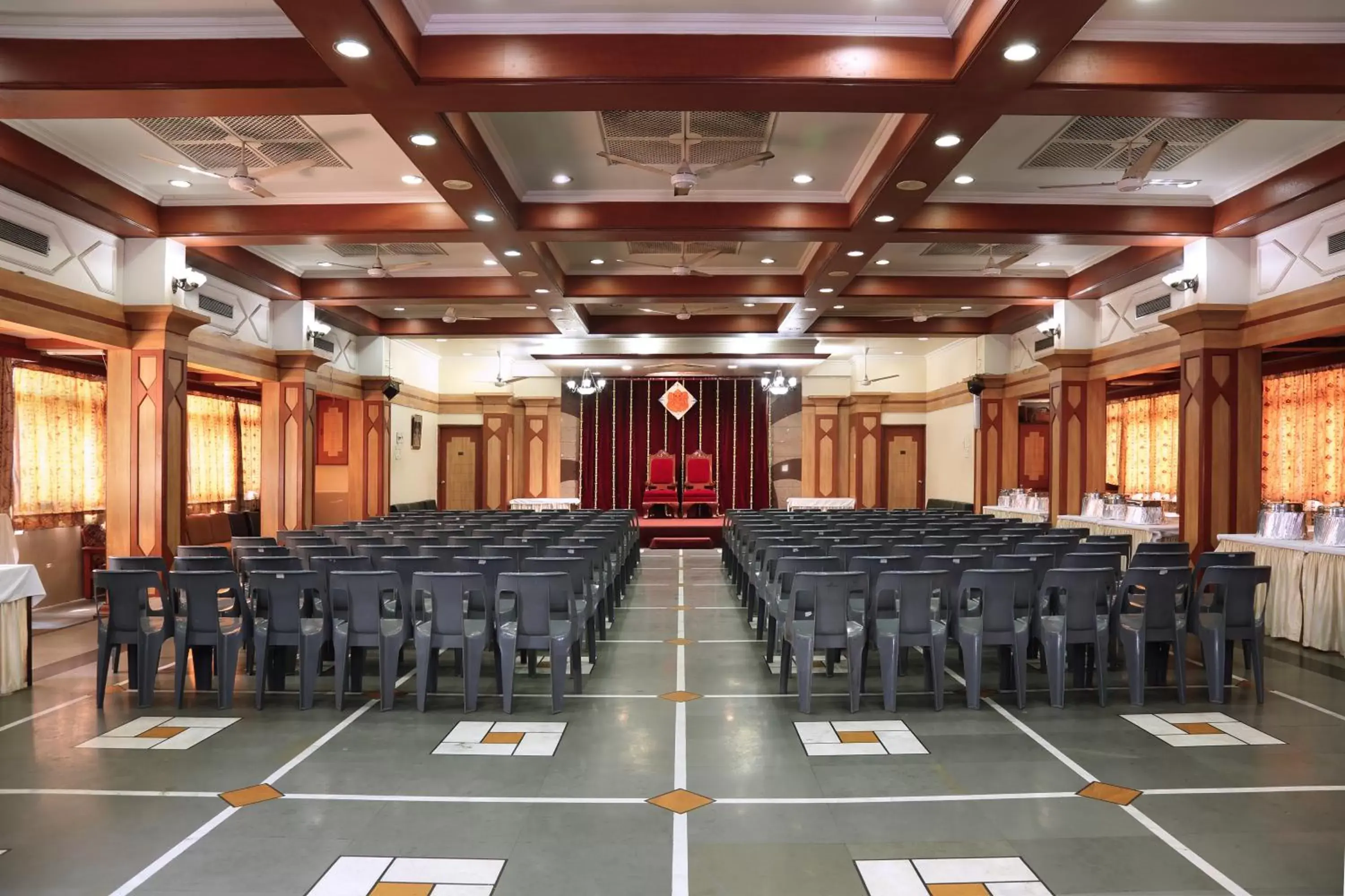 Banquet/Function facilities in Hotel Shreyas