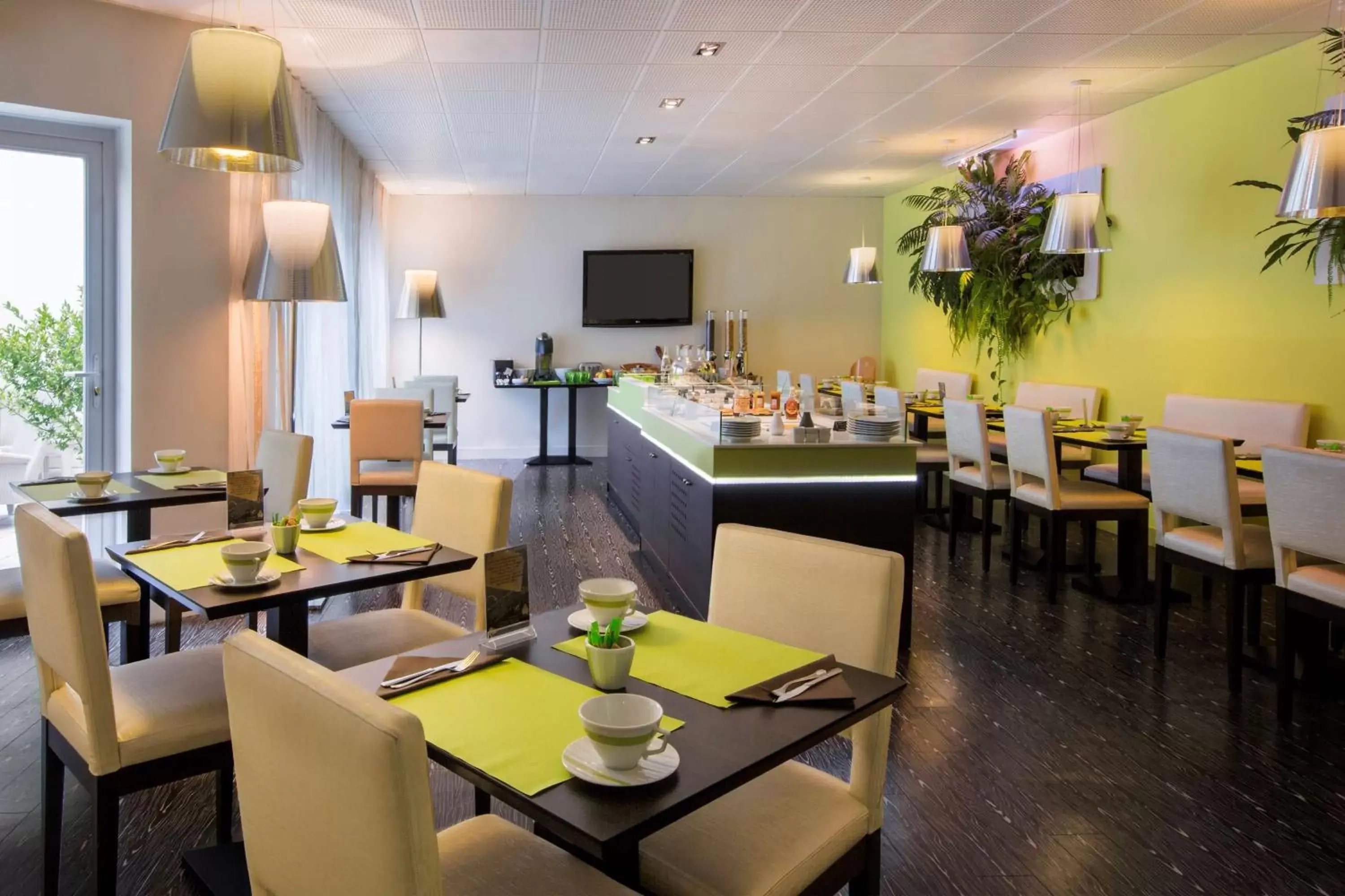 Restaurant/places to eat in Best Western Plus Richelieu Restaurant/places to eat in Best Western Plus Richelieu