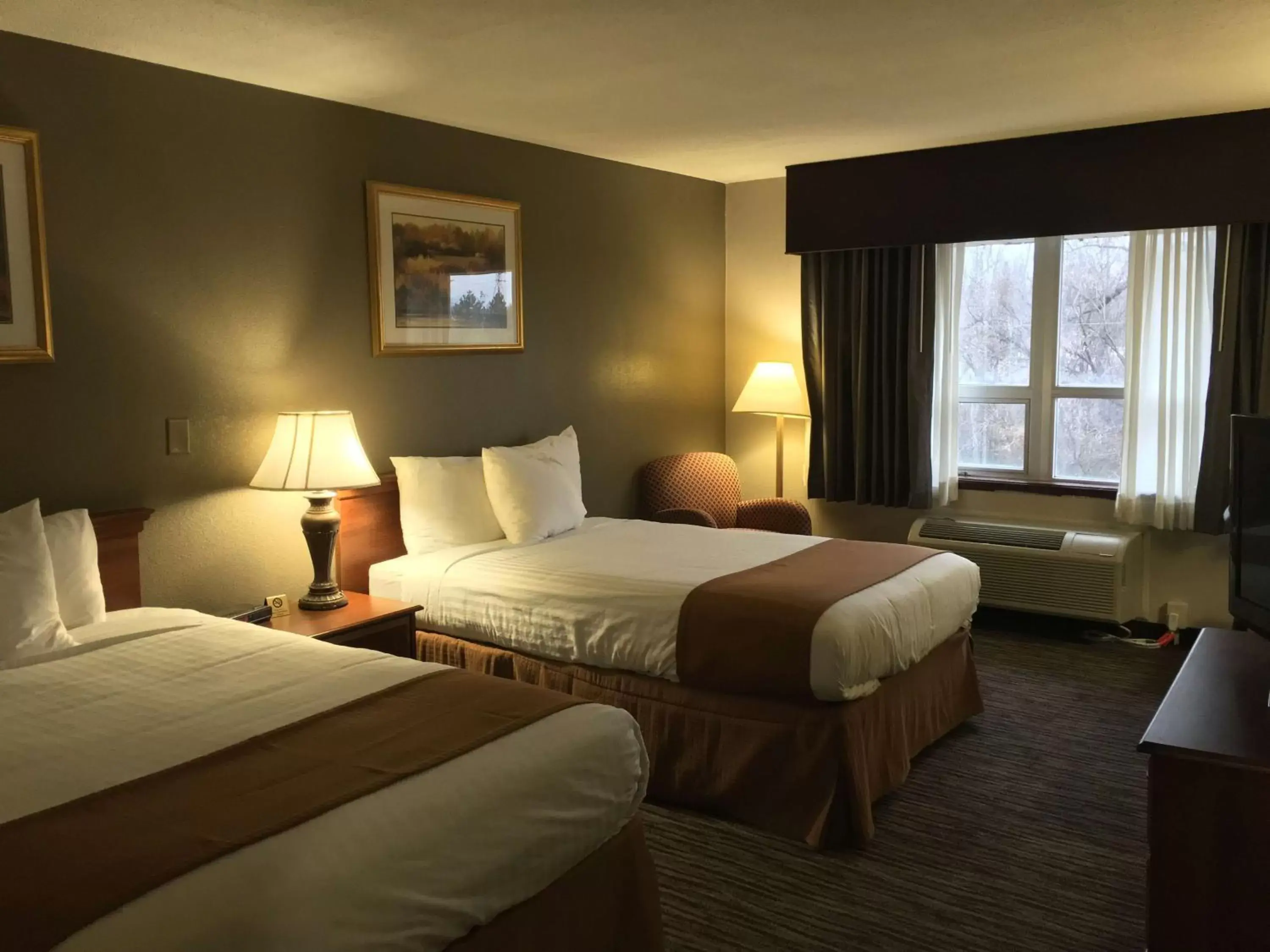 Bed in Best Western Gateway Adirondack Inn Bed in Best Western Gateway Adirondack Inn