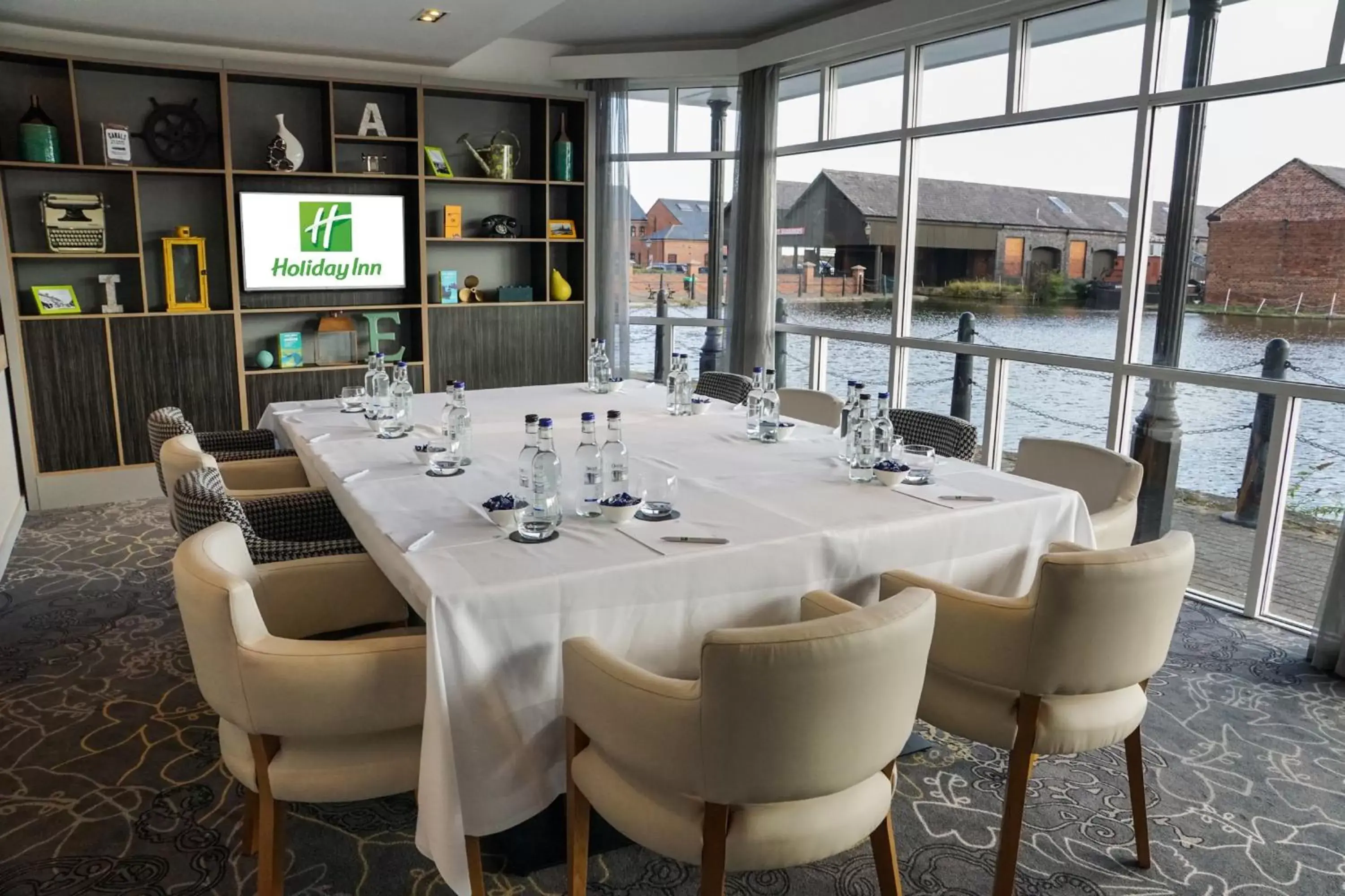 Meeting/conference room, Restaurant/Places to Eat in Holiday Inn Ellesmere Port/Cheshire Oaks, an IHG Hotel