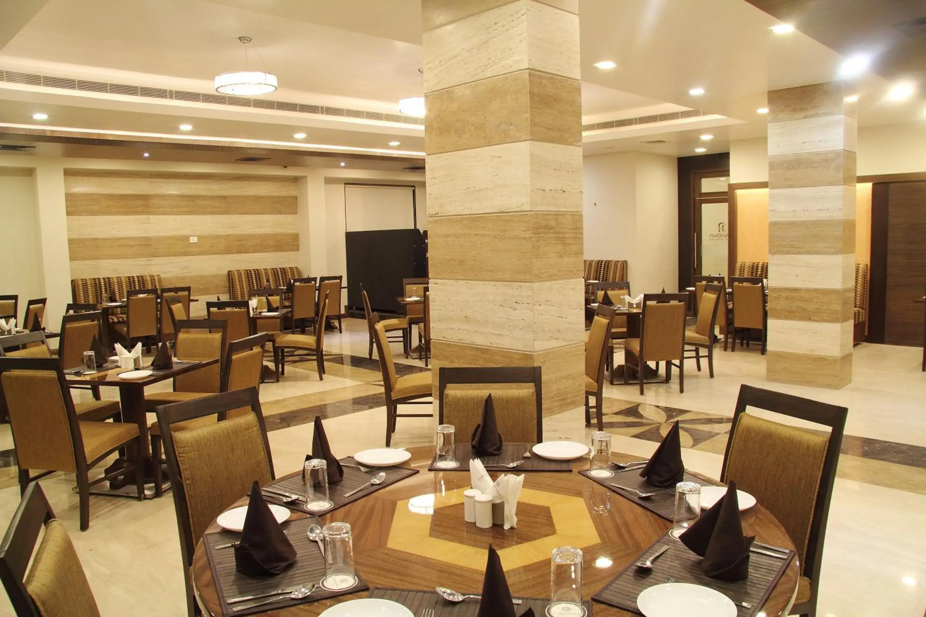 Restaurant/Places to Eat in Amantra Comfort Hotel