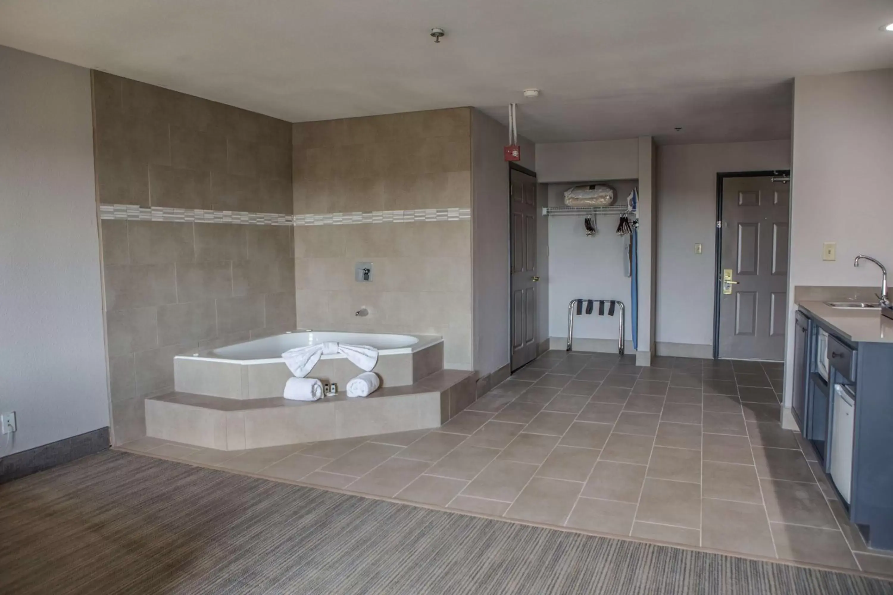 Photo of the whole room, Bathroom in Country Inn & Suites by Radisson, Harlingen, TX