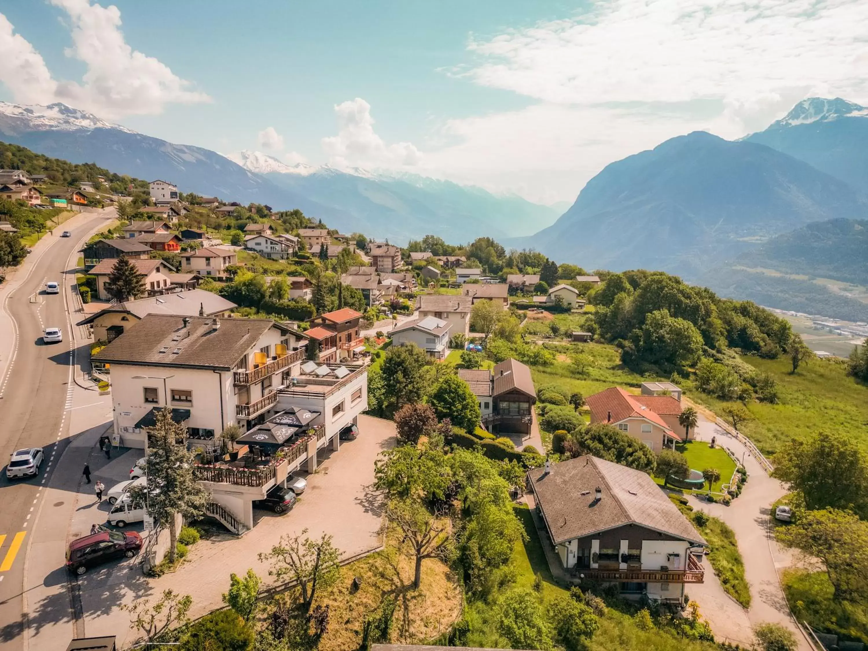 Property building, Bird's-eye View in Relais Fleuri