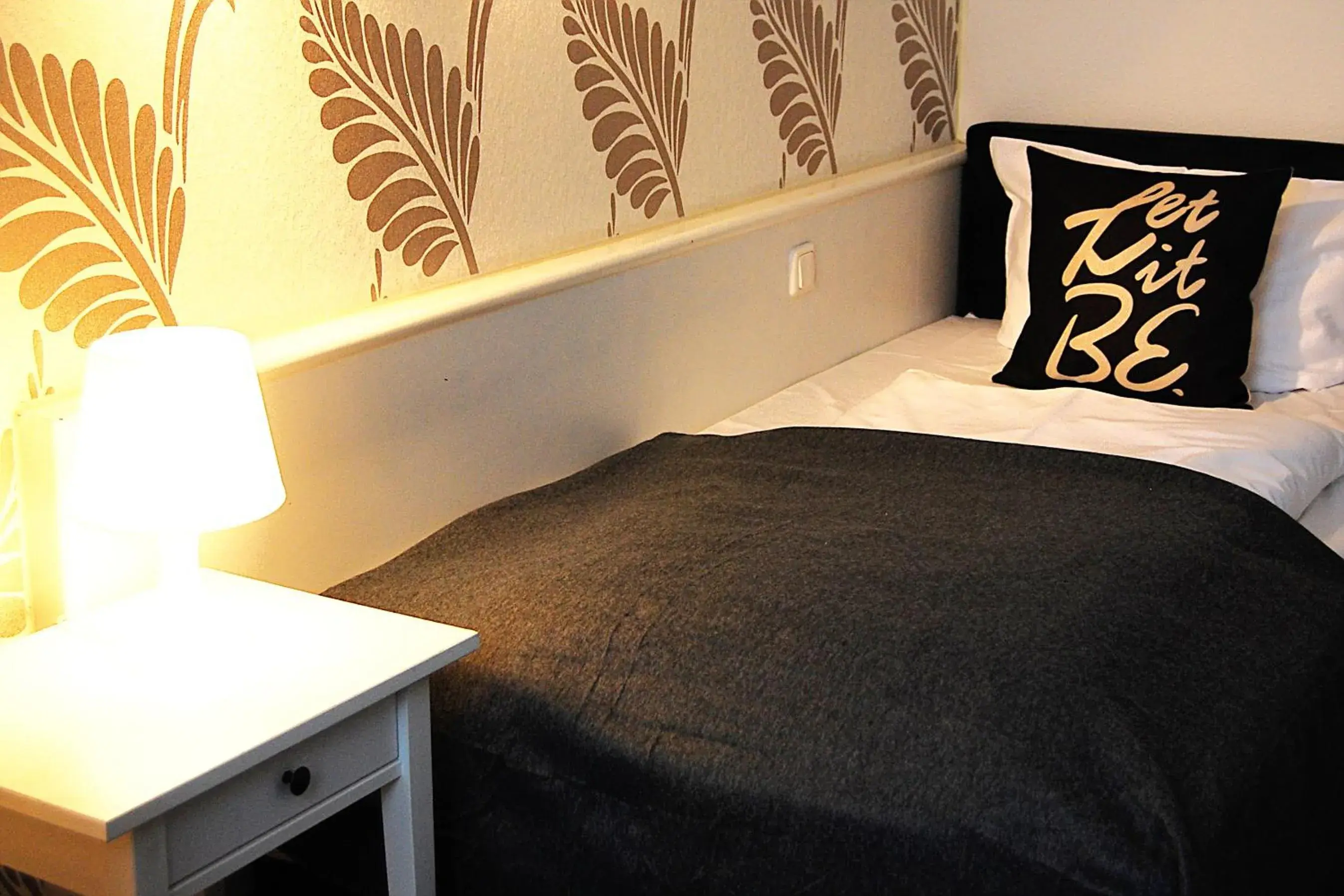 Bed in Hotel Krone Aachen | City-Eurogress