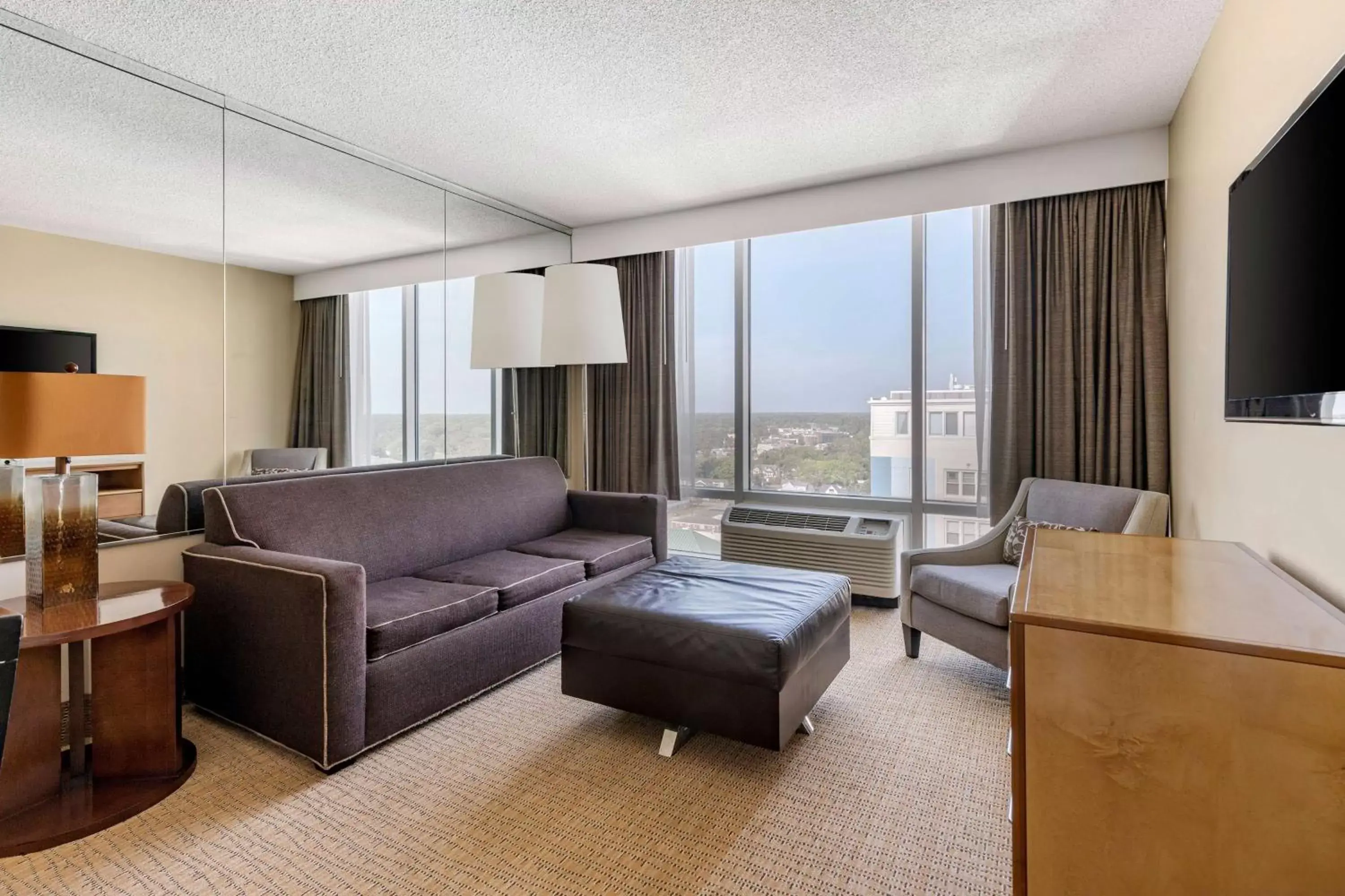 Living room, Seating Area in Hilton Vacation Club Ocean Beach Club Virginia Beach