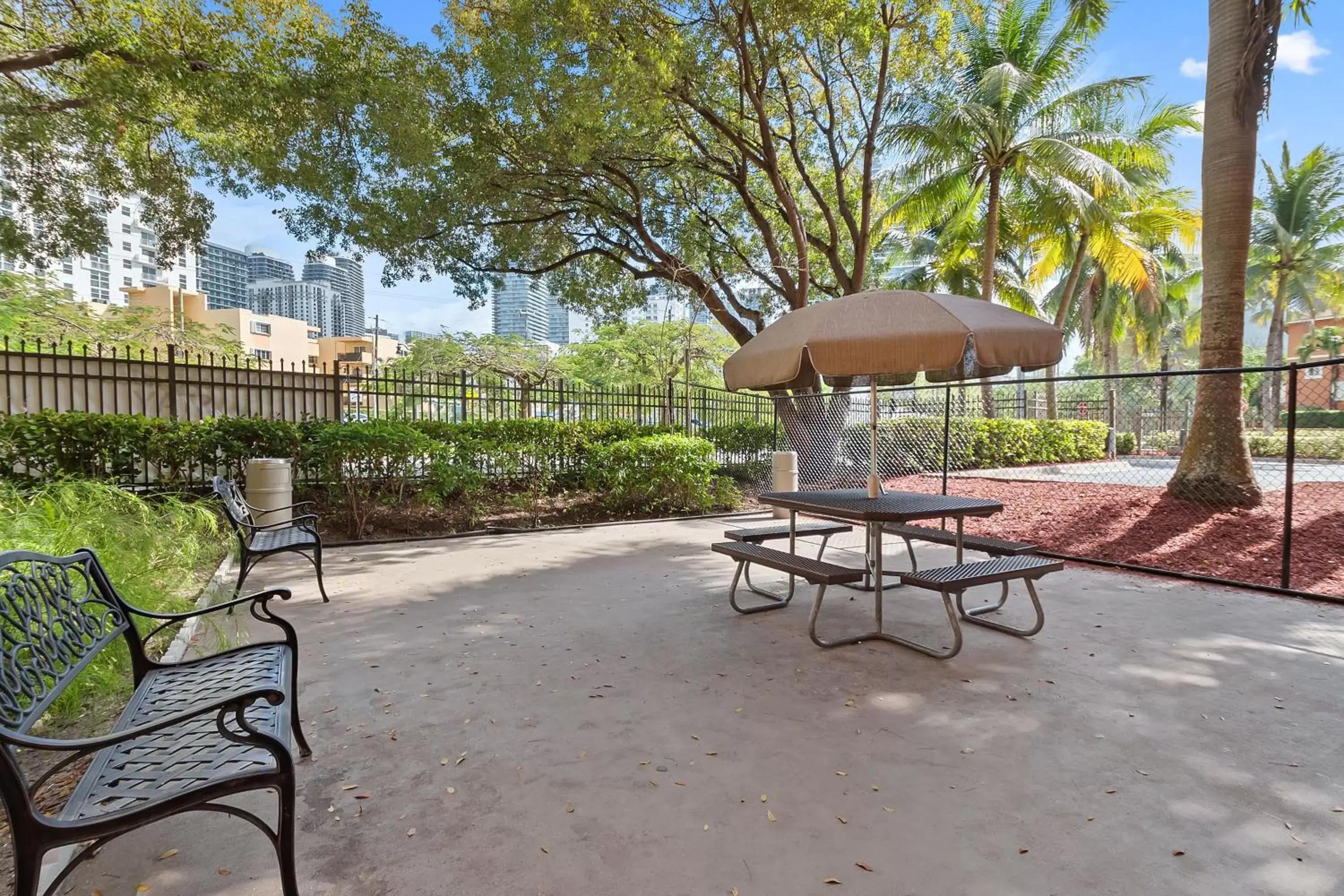 Patio in Extended Stay America Premier Suites - Miami - Downtown Brickell - Cruise Port