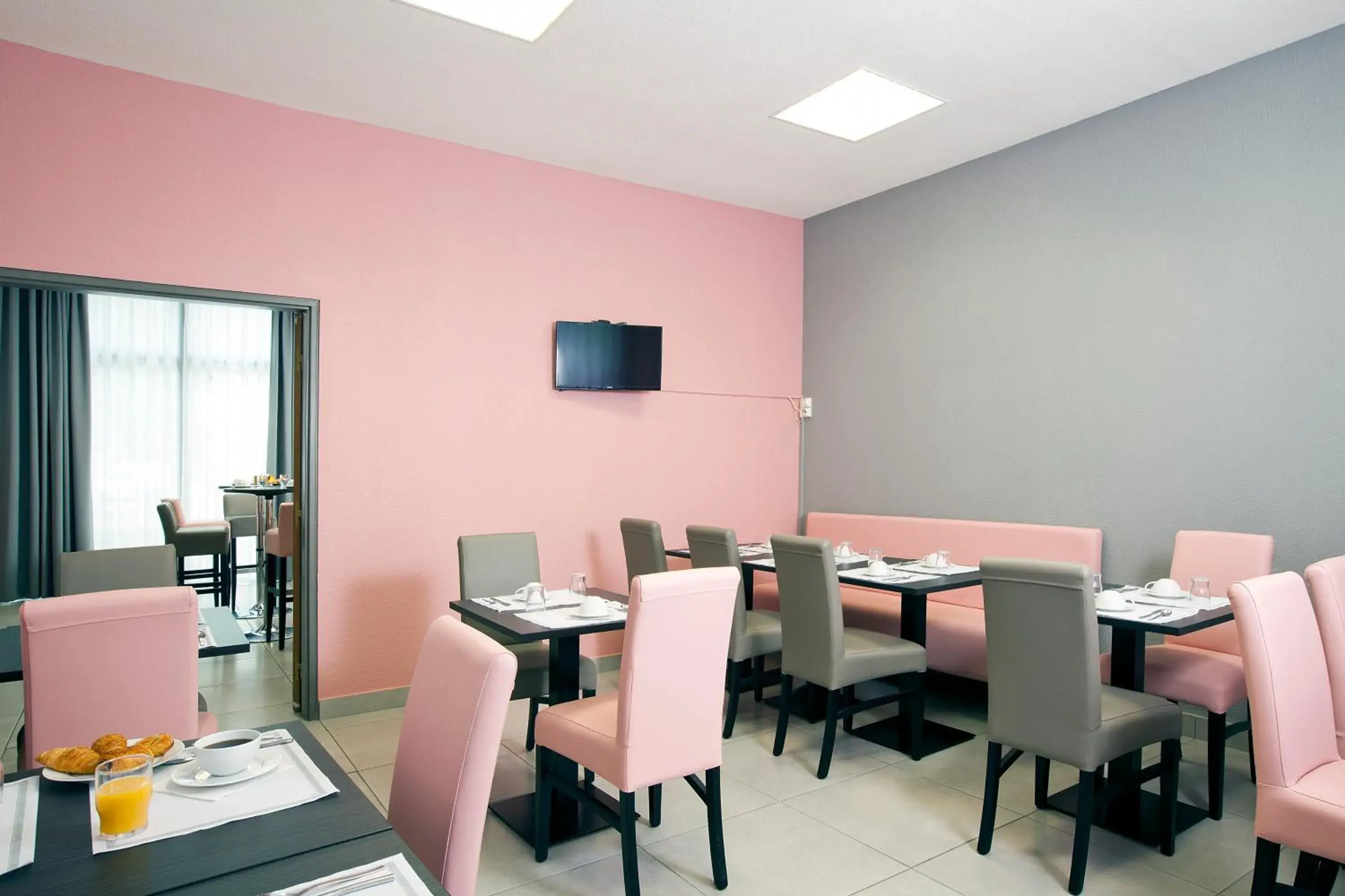 Meals, Restaurant/Places to Eat in Residhome Lyon Gerland
