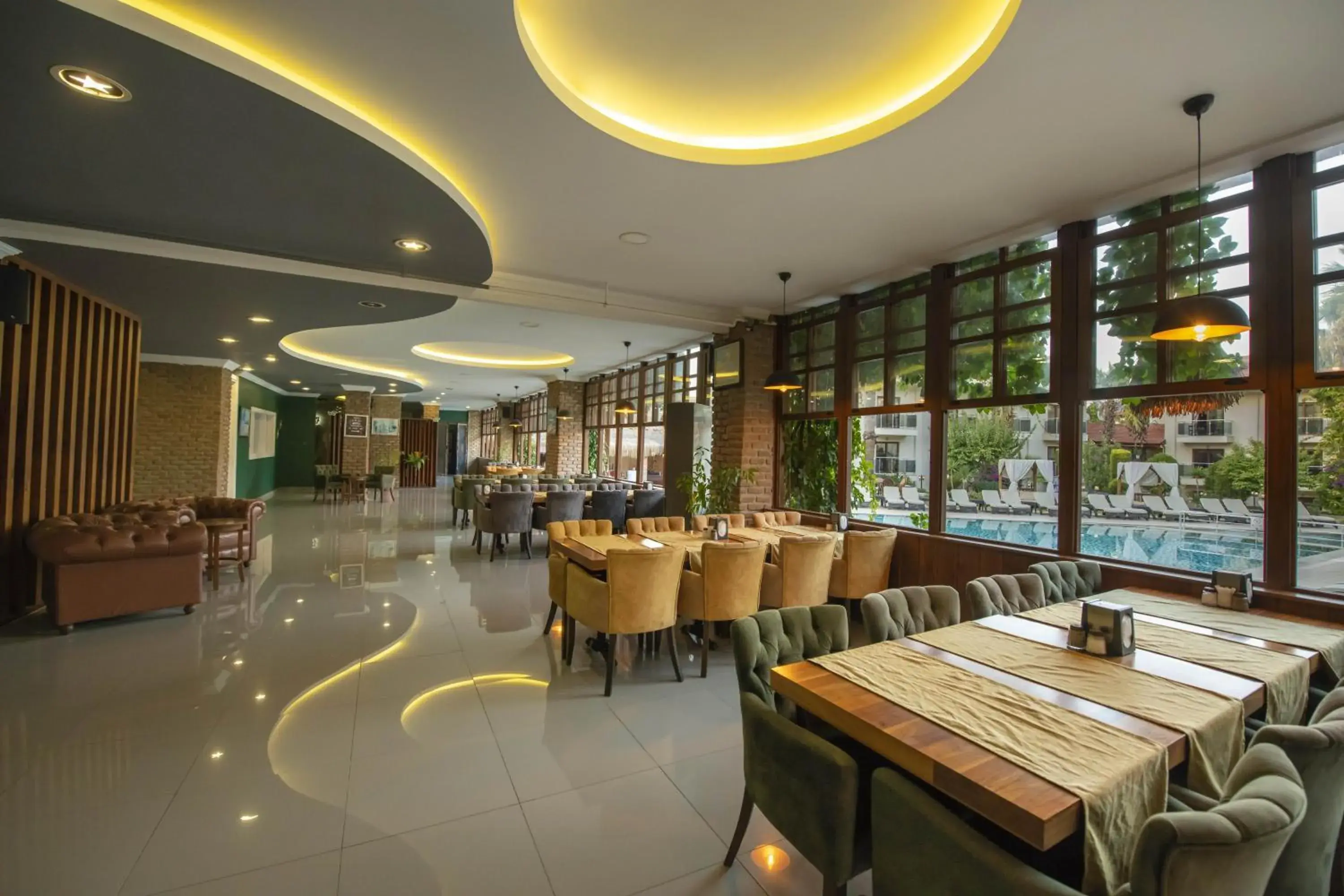 Restaurant/Places to Eat in Han Deluxe Hotel