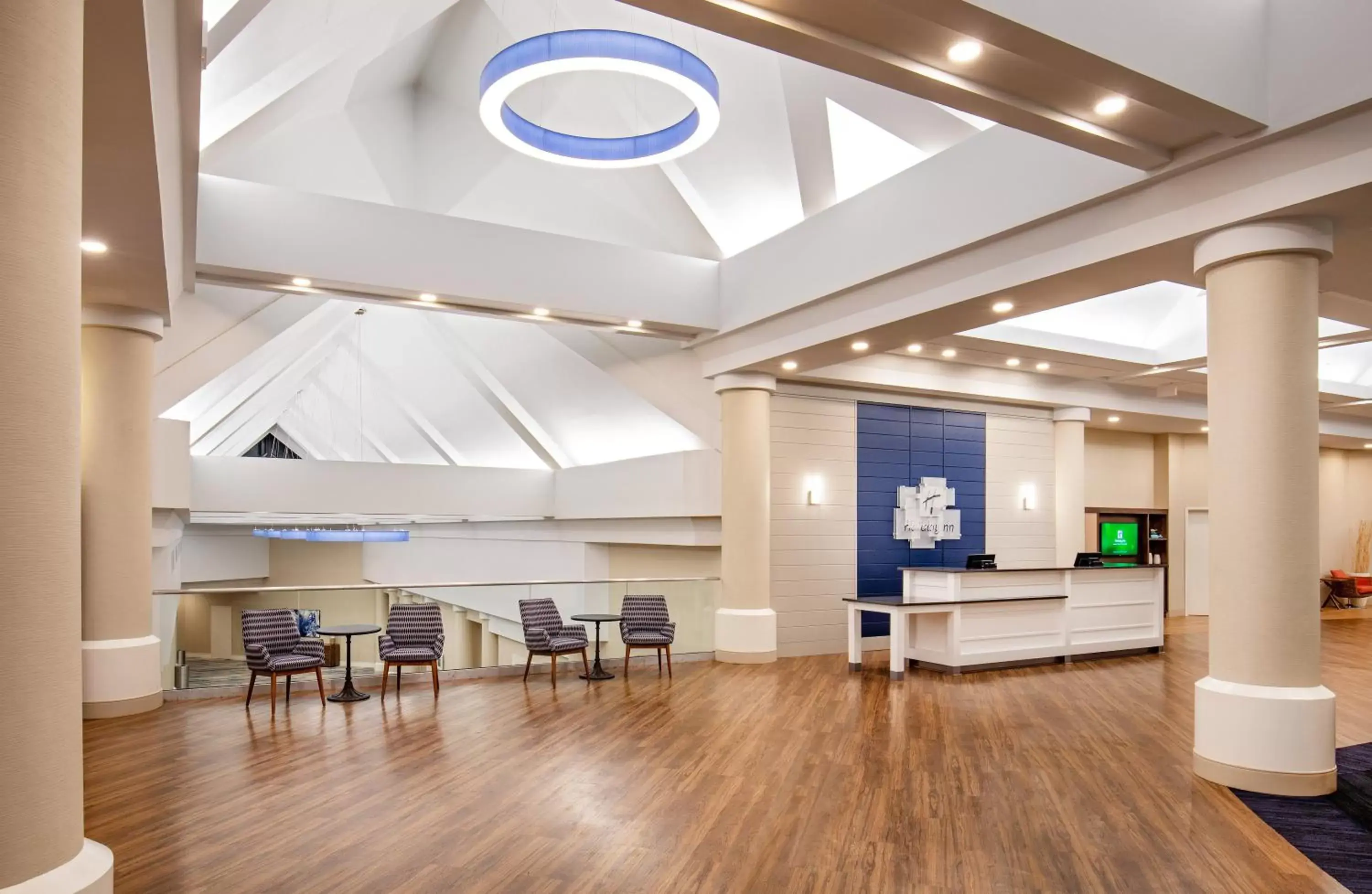 Property building in Holiday Inn Newport News - Hampton by IHG Property building in Holiday Inn Newport News - Hampton by IHG