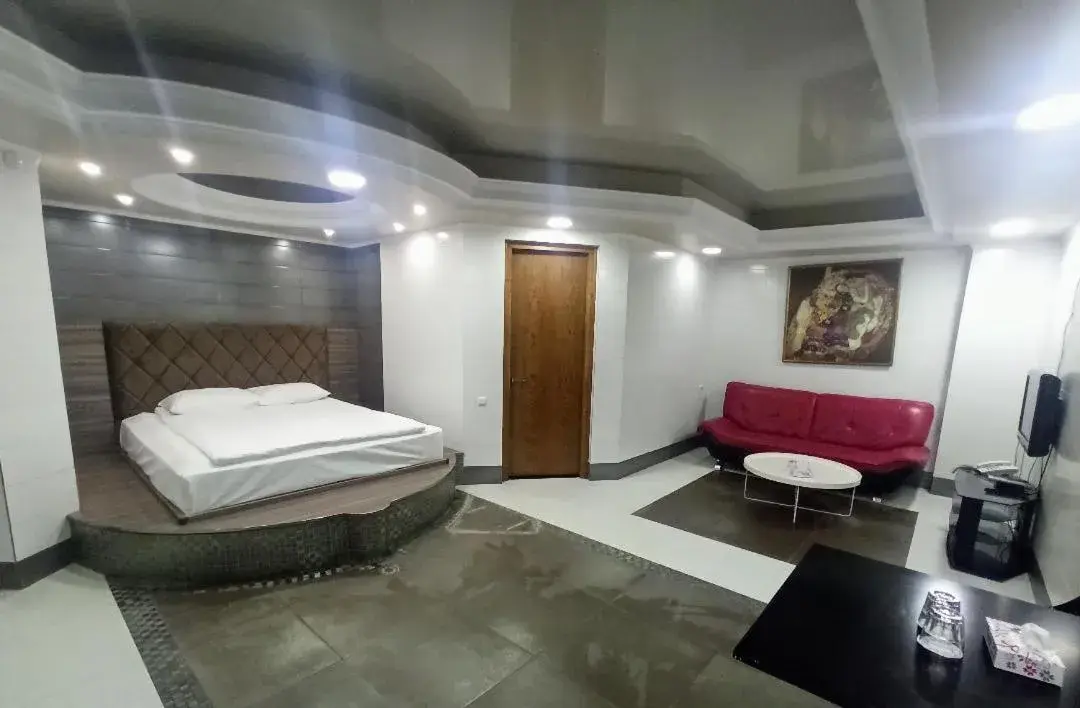 Living room in Yerevan Deluxe Hotel
