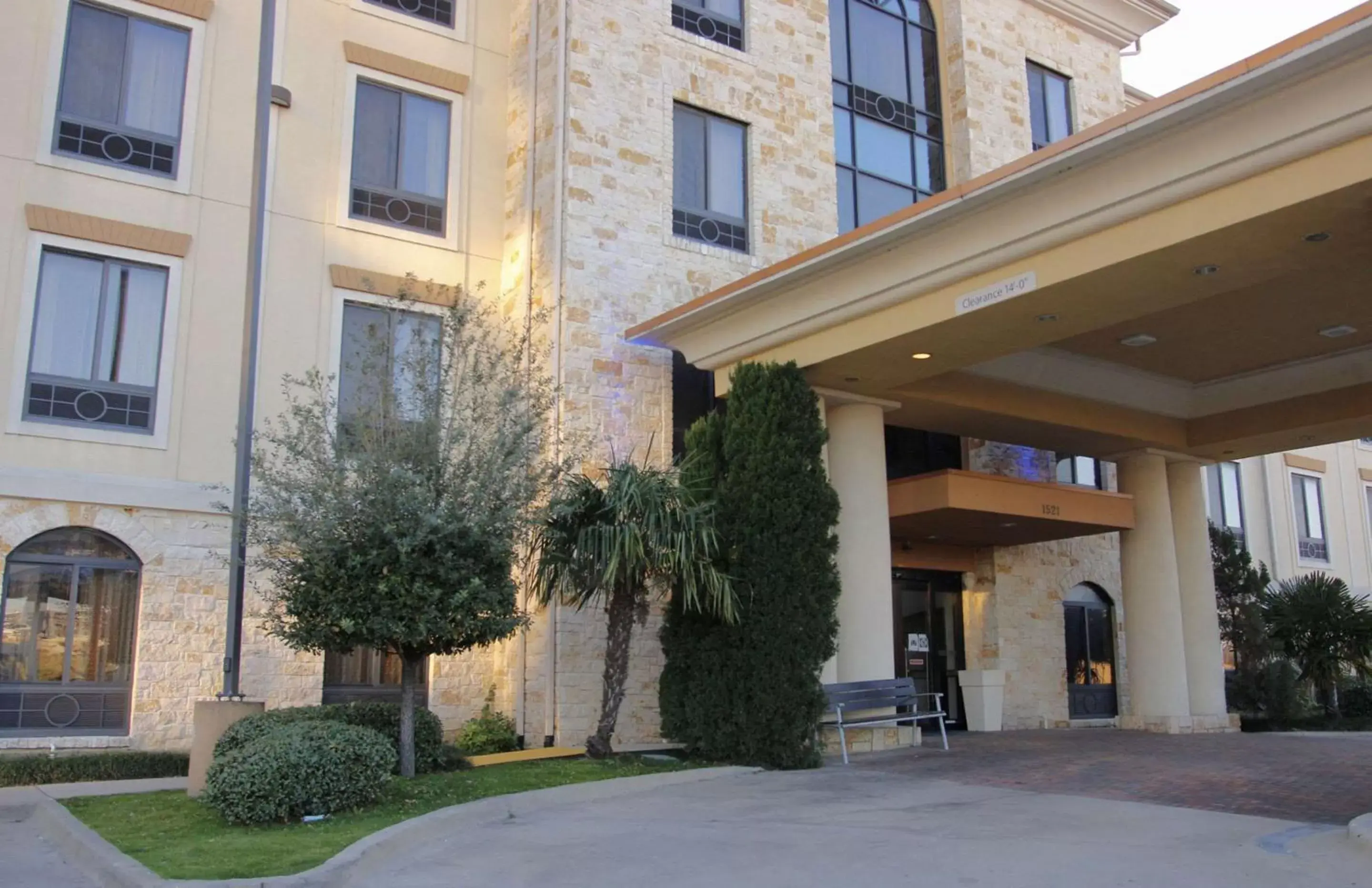 Property building in Comfort Inn & Suites Dallas Medical-Market Center