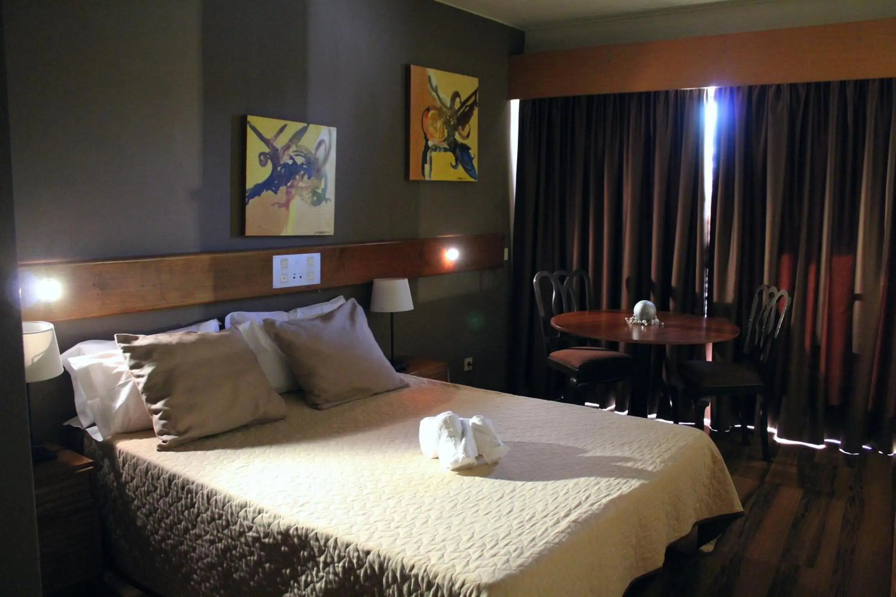Bedroom, Bed in Hotel Meia Lua