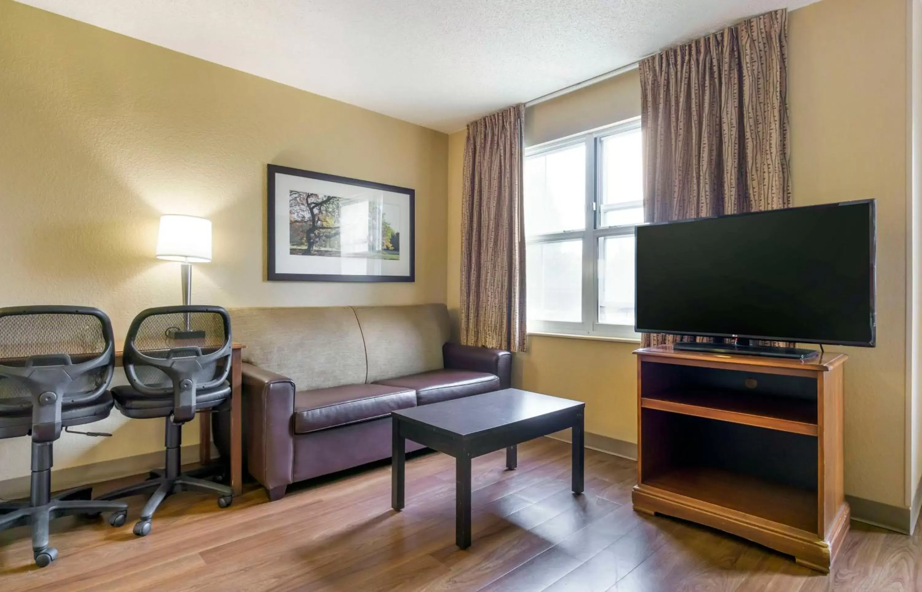 Bedroom, TV/Entertainment Center in Extended Stay America Suites - Seattle - Everett - Silverlake