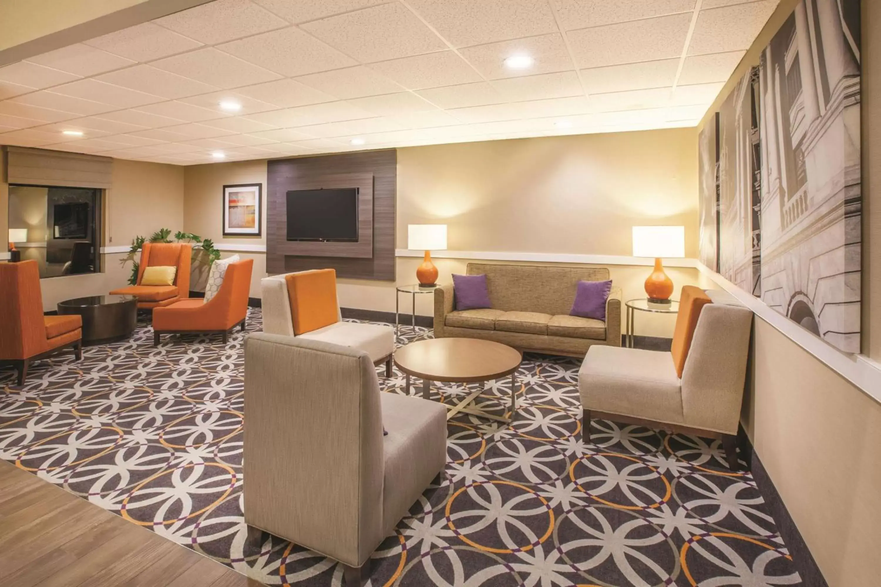 Lobby or reception in La Quinta by Wyndham Mechanicsburg - Harrisburg Lobby or reception in La Quinta by Wyndham Mechanicsburg - Harrisburg