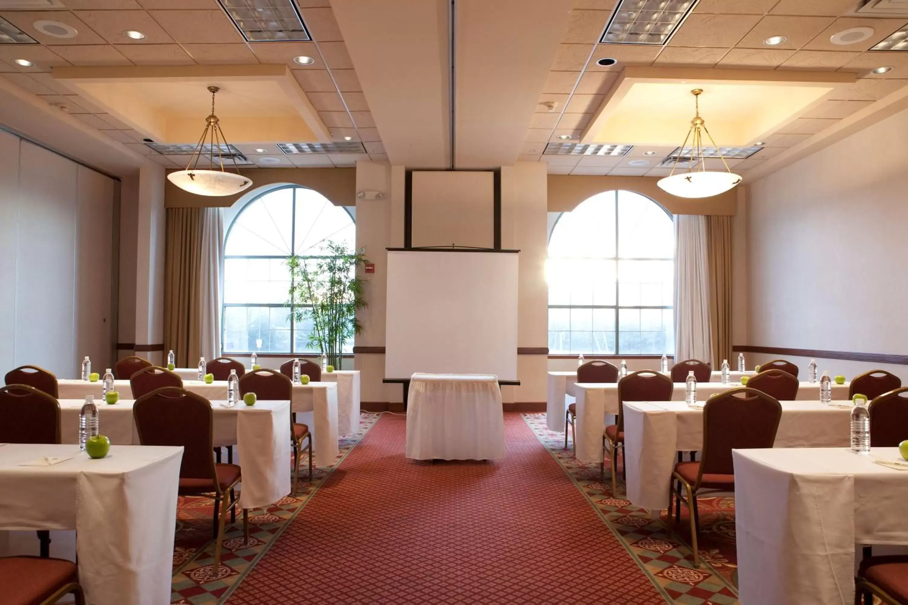 Restaurant/places to eat in Holiday Inn Express Federal Way - Seattle South, an IHG Hotel Restaurant/places to eat in Holiday Inn Express Federal Way - Seattle South, an IHG Hotel