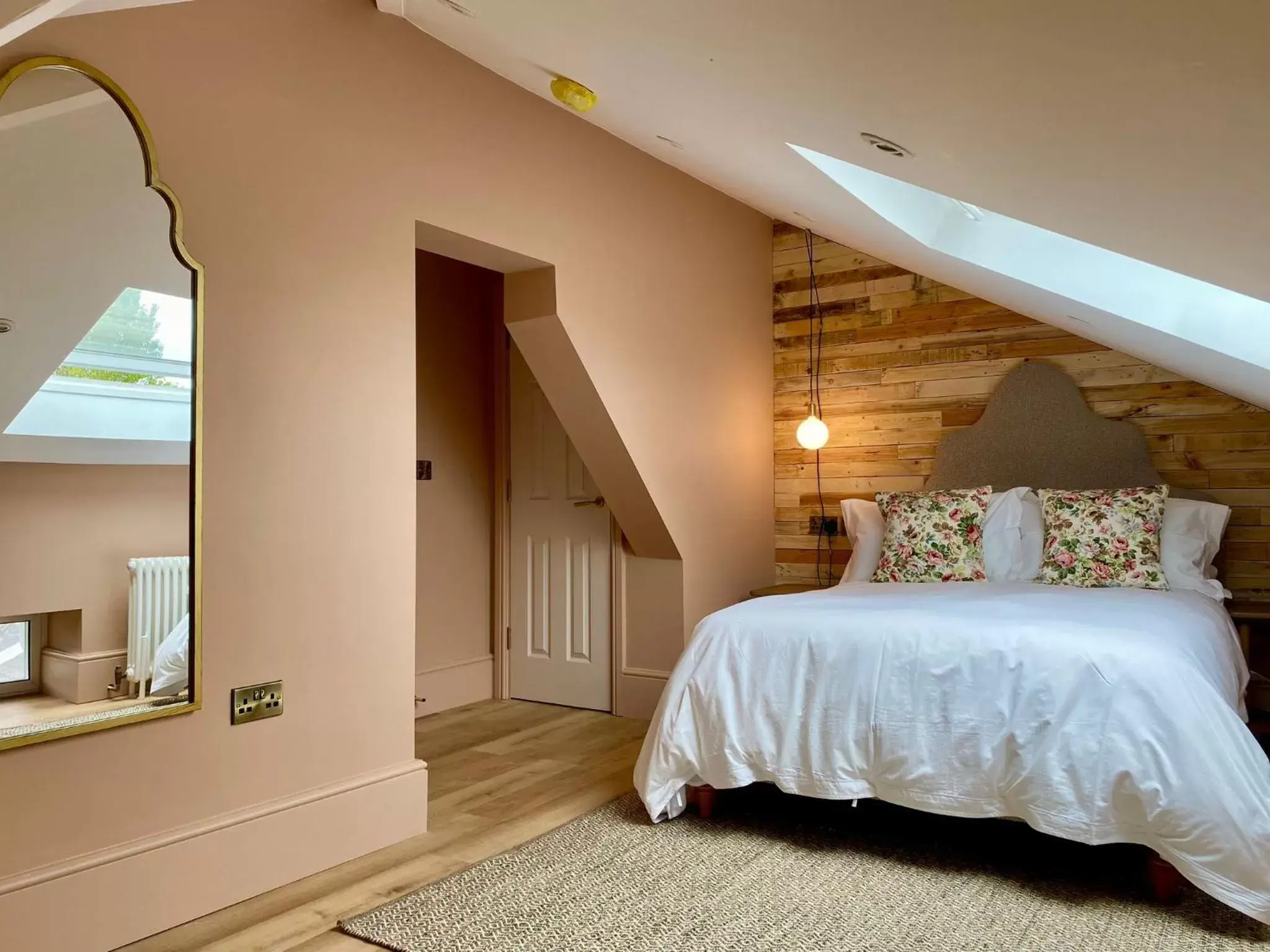 Bed in Railway House York by Chateau Anna