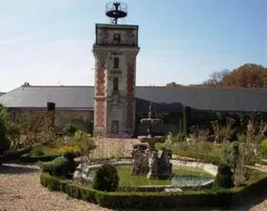 Garden in Chateau de Jallanges - Les Collectionneurs