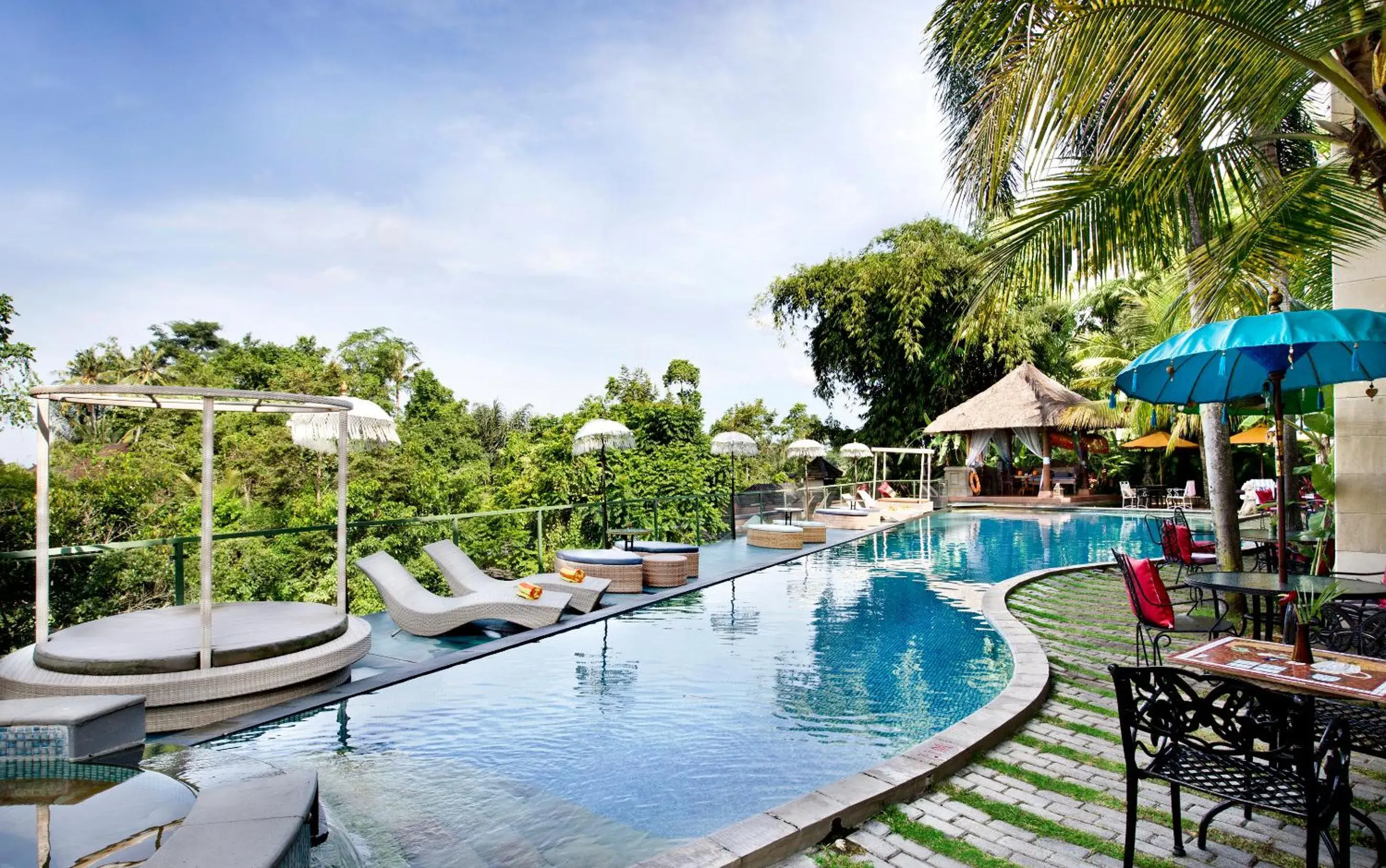 Restaurant/places to eat, Swimming Pool in The Mansion Resort Hotel & Spa