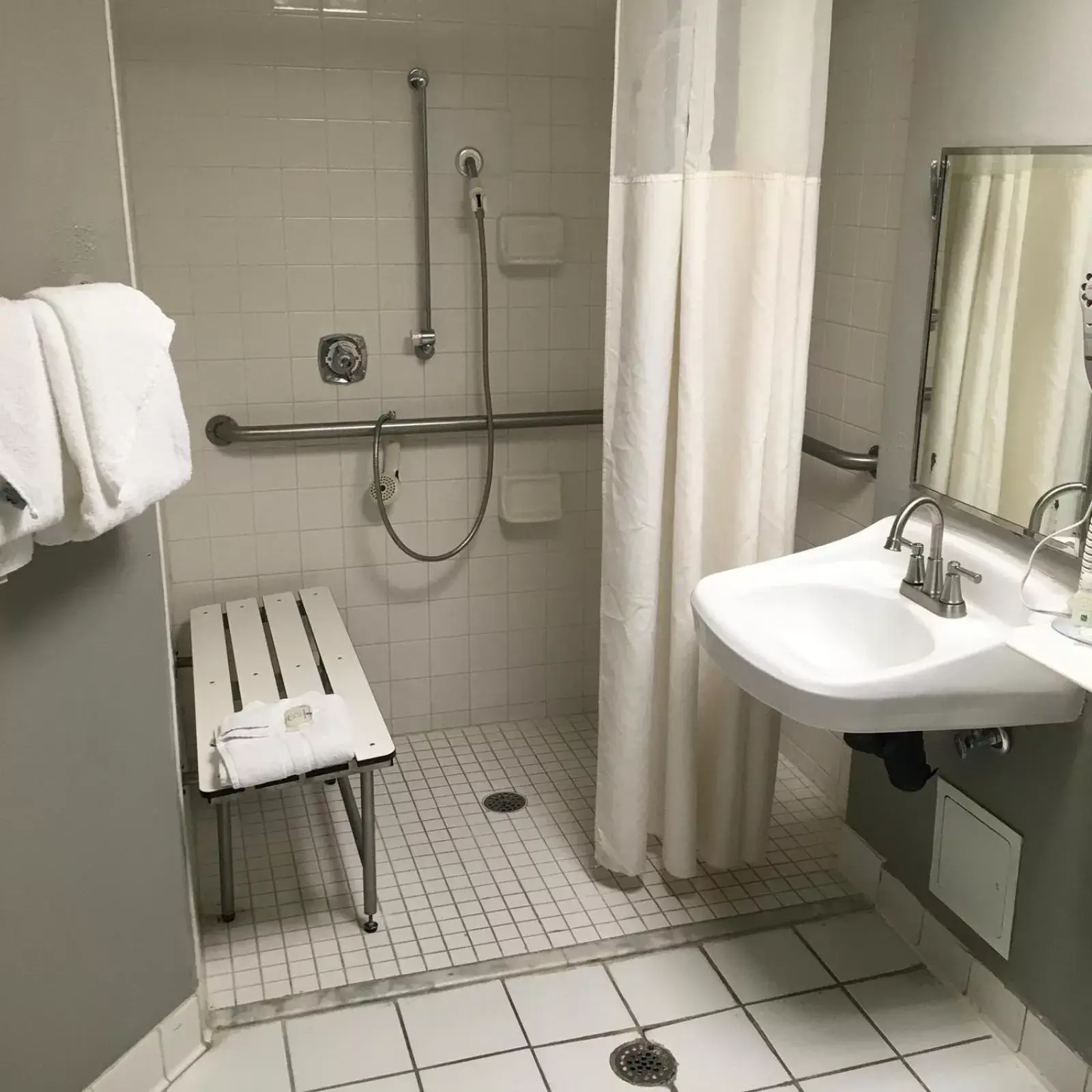 Shower, Bathroom in Quality Inn & Suites Orlando / Winter Park