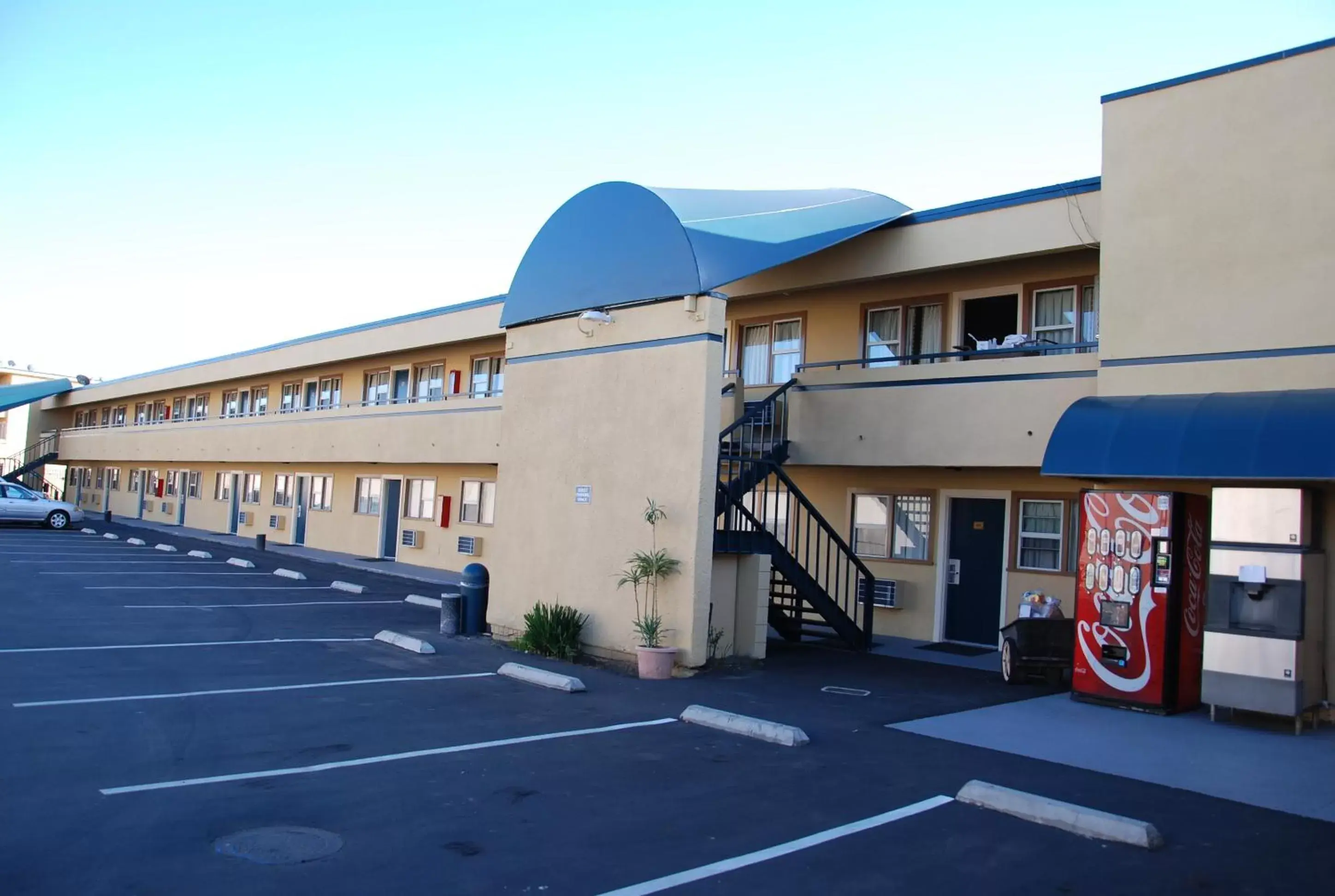 Facade/entrance in Travelodge by Wyndham San Diego SeaWorld Facade/entrance in Travelodge by Wyndham San Diego SeaWorld