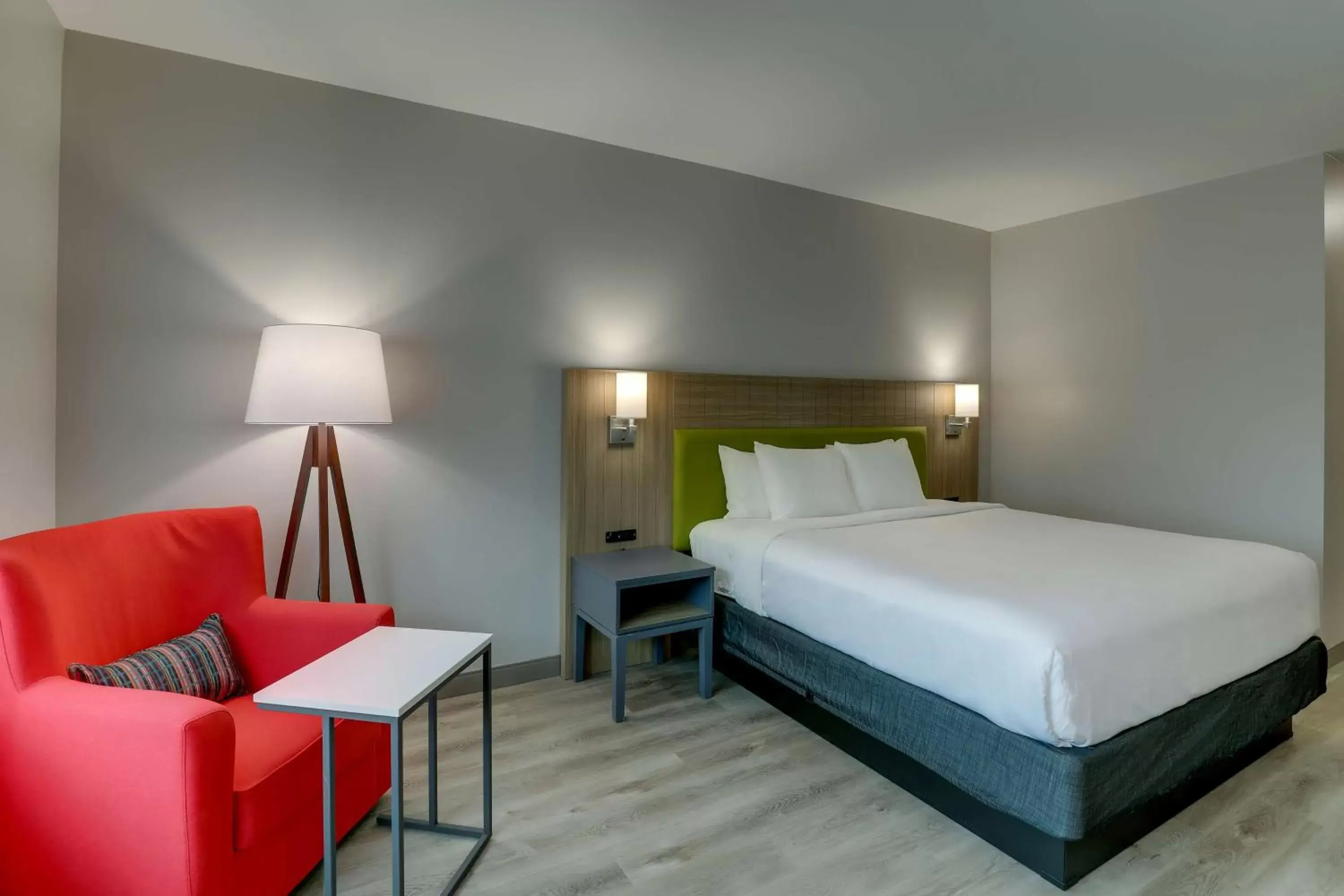 Bedroom, Bed in Country Inn & Suites by Radisson, Cumming, GA
